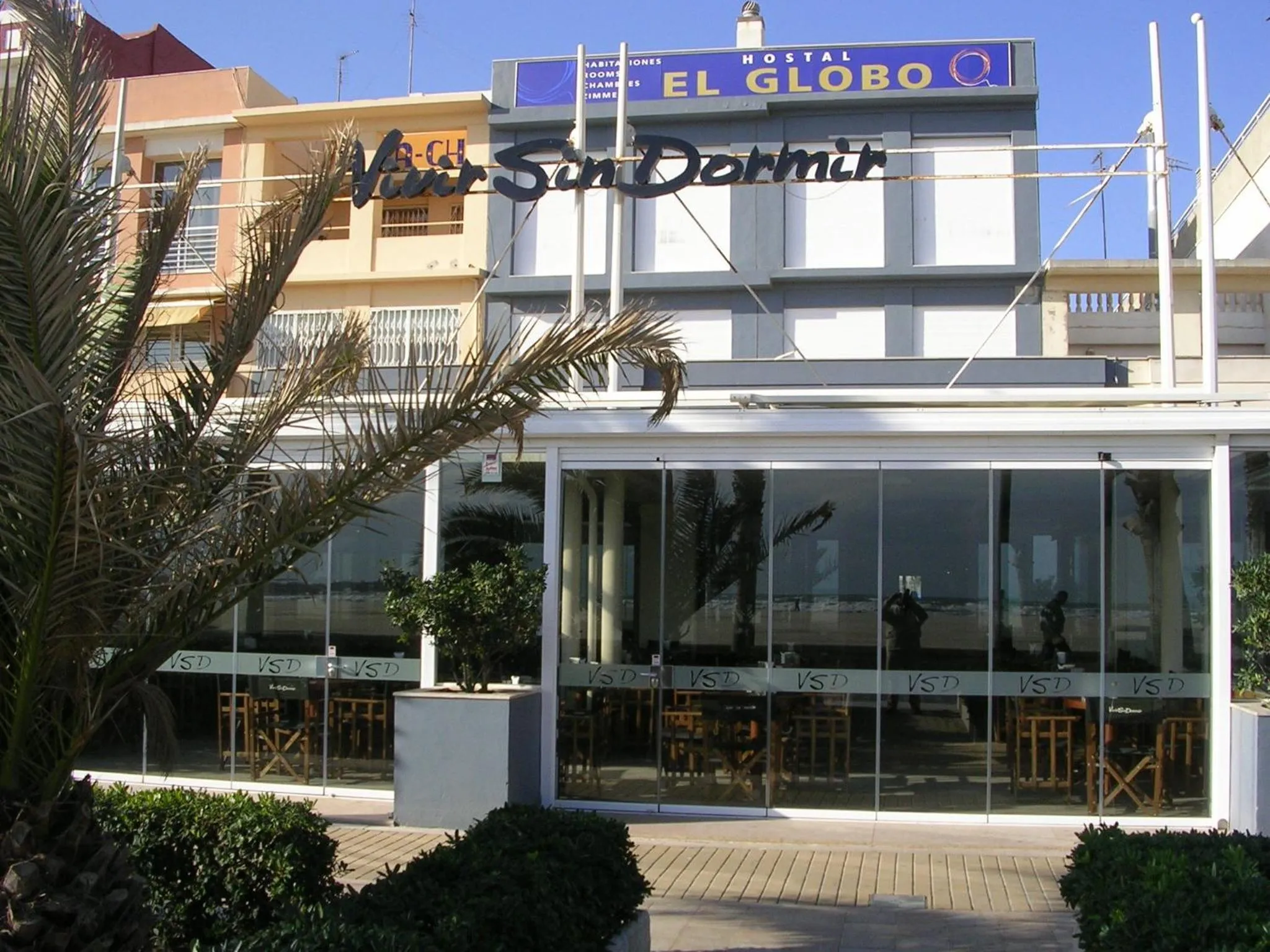 Facade/entrance in El Globo