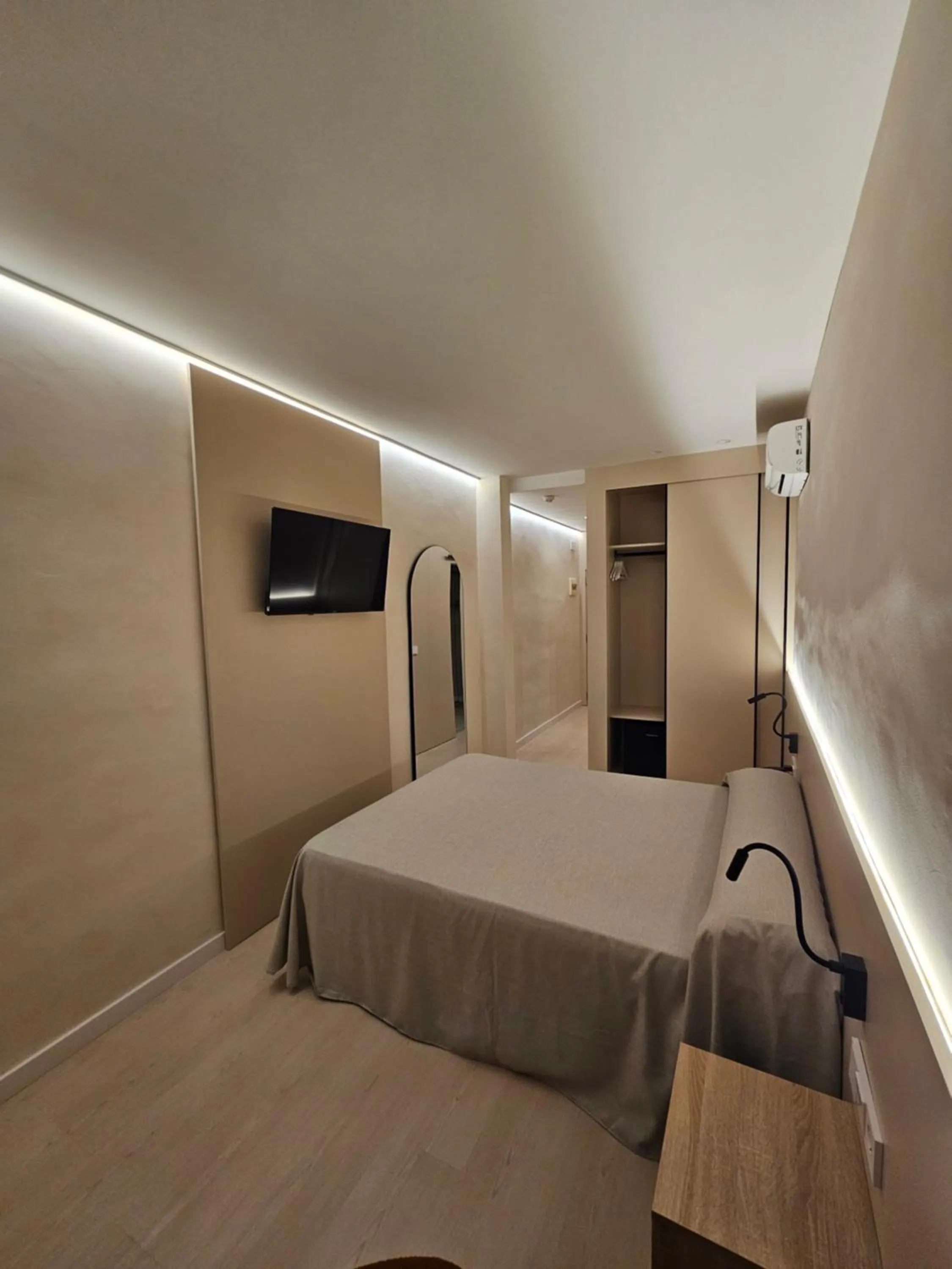 Photo of the whole room, Bed in El Globo