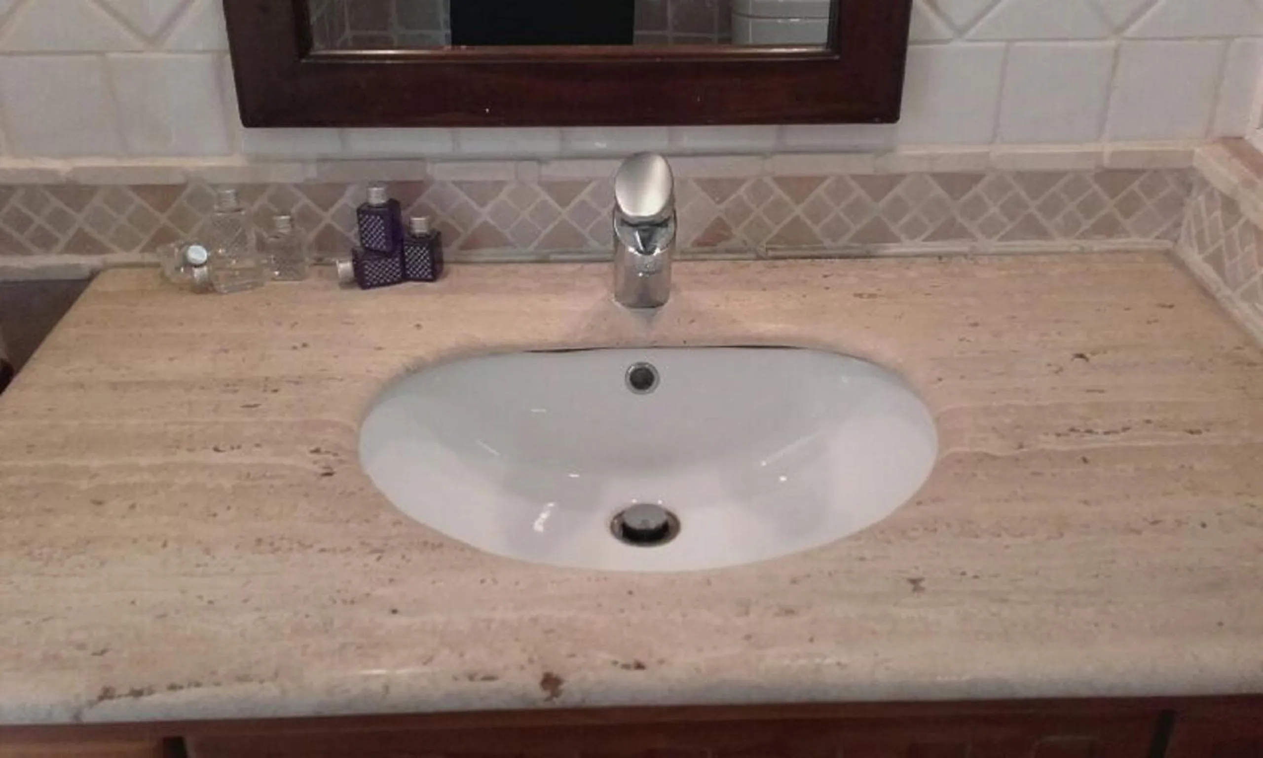 Bathroom in El Globo