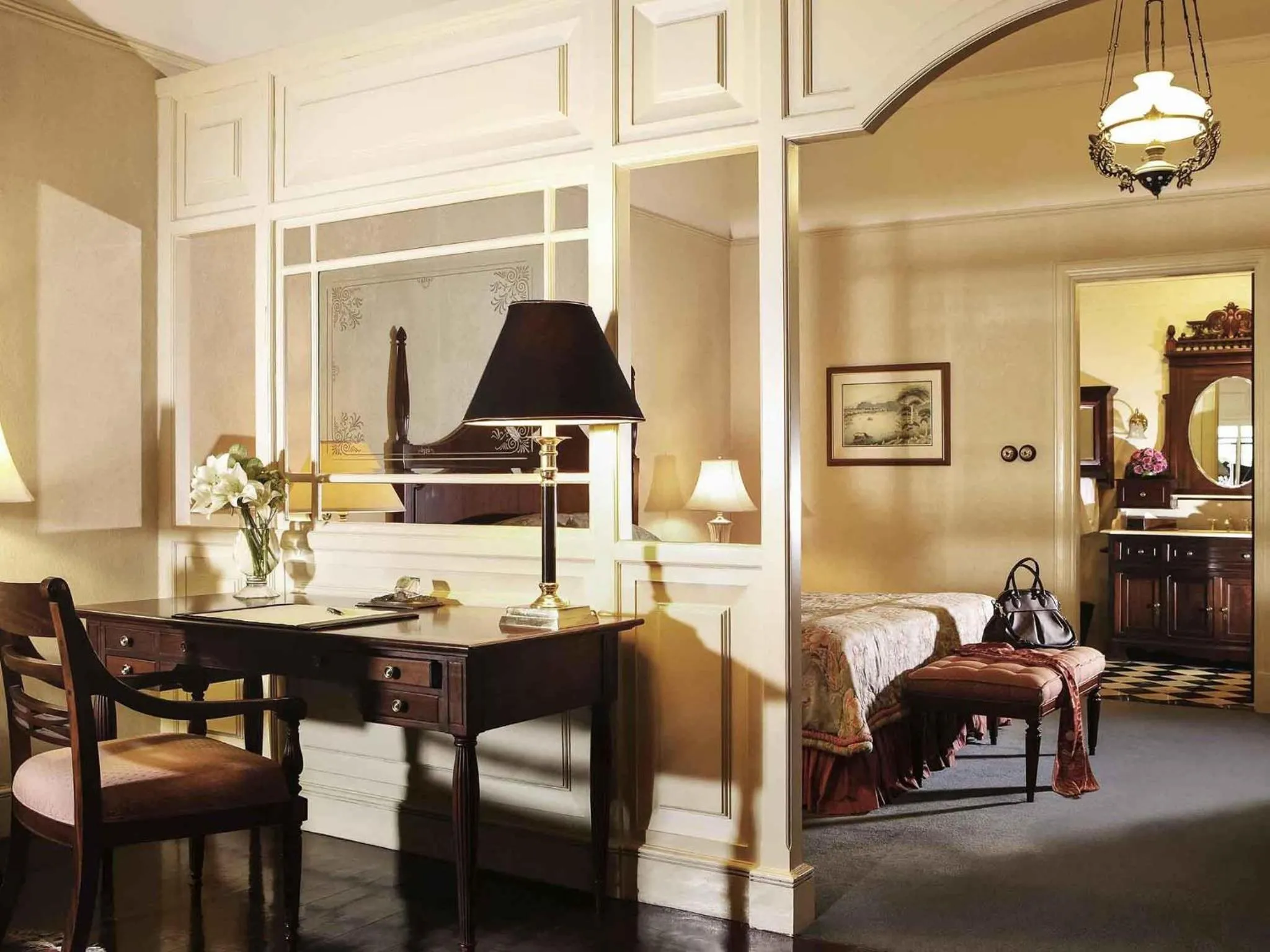 Photo of the whole room in Hotel Majapahit Surabaya MGallery