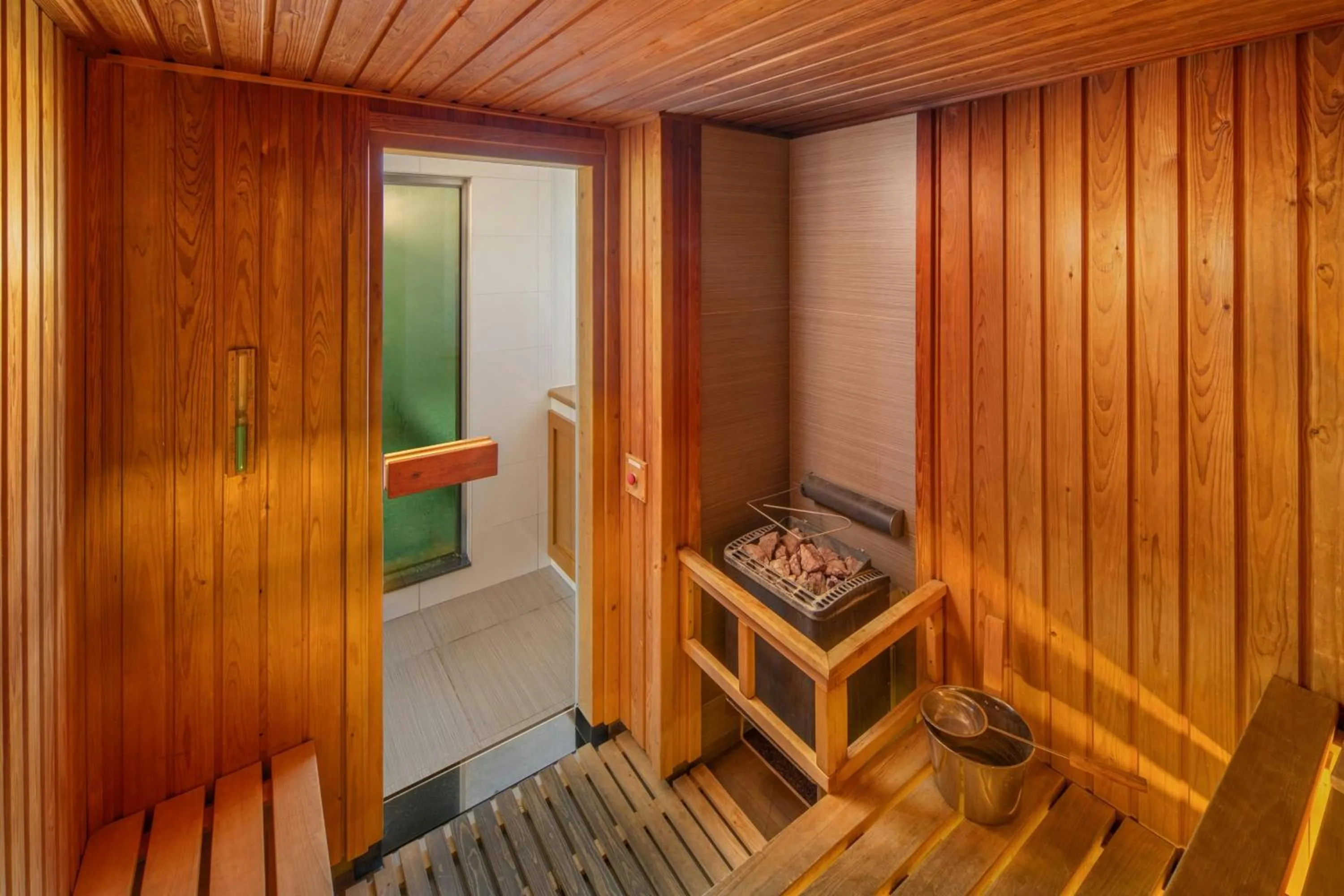 Fitness centre/facilities in Courtyard by Marriott Budapest City Center