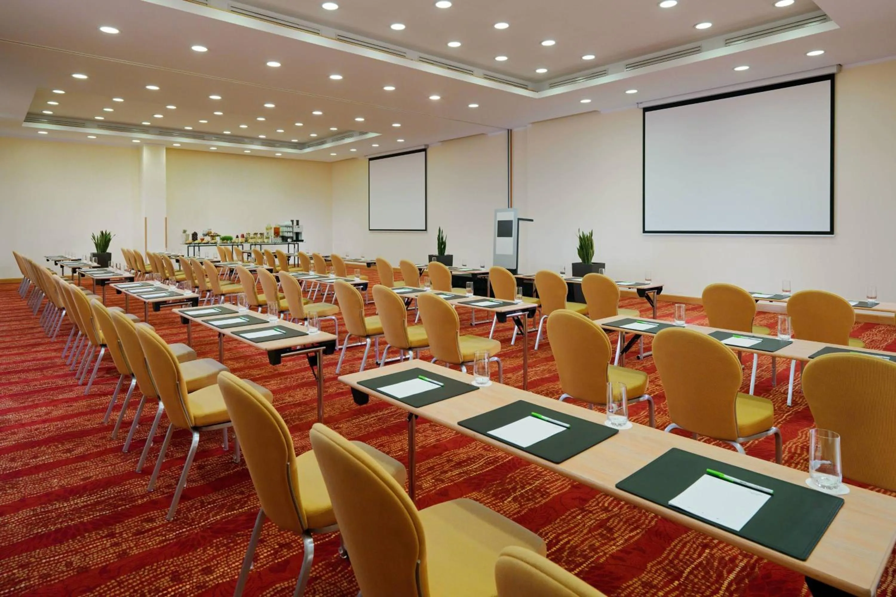 Meeting/conference room in Courtyard by Marriott Budapest City Center