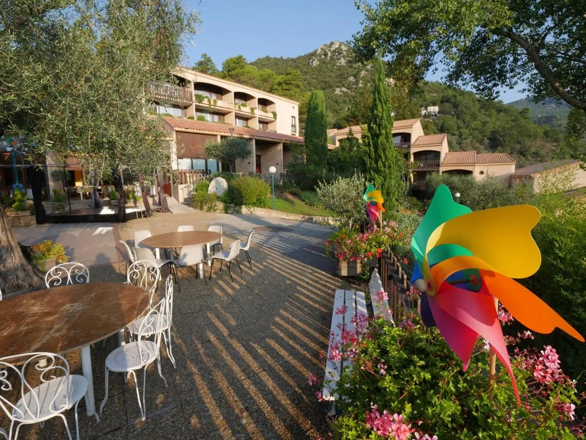 Patio in ULVF Le Domaine de l'Olivaie