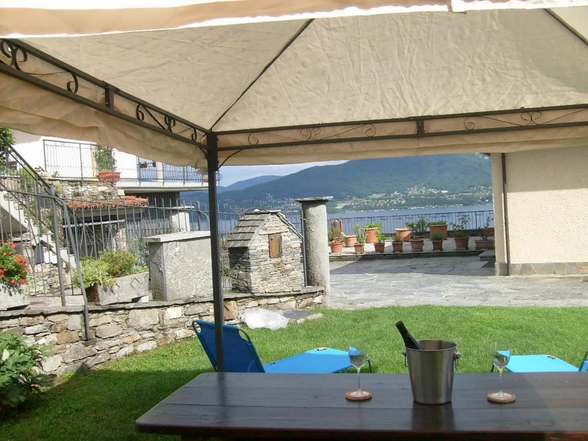 Property building in Casa Coccinella