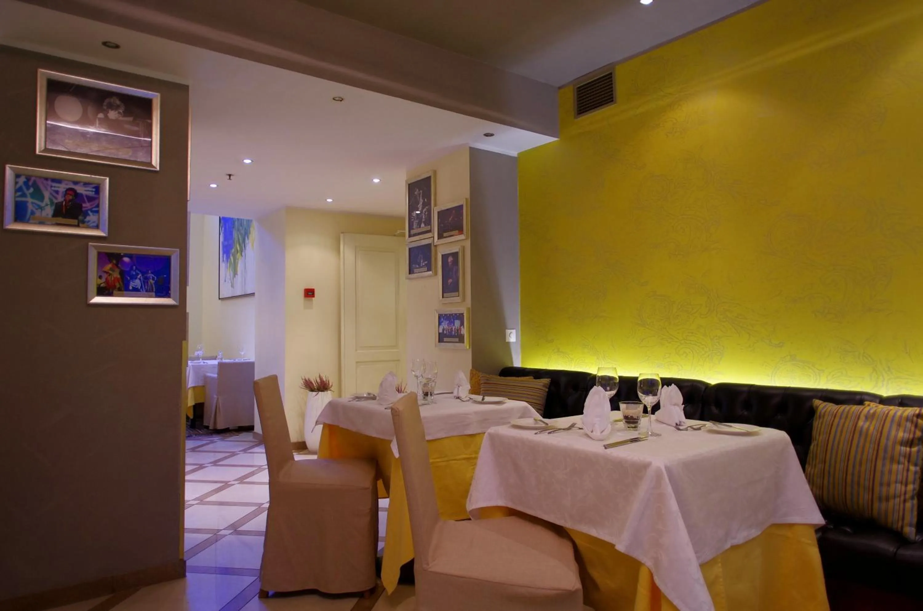 Restaurant/places to eat in My City Hotel