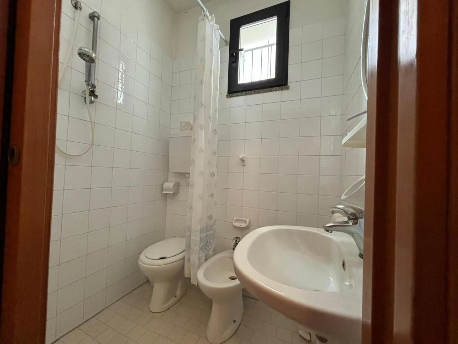 Shower in Hotel Sorriso