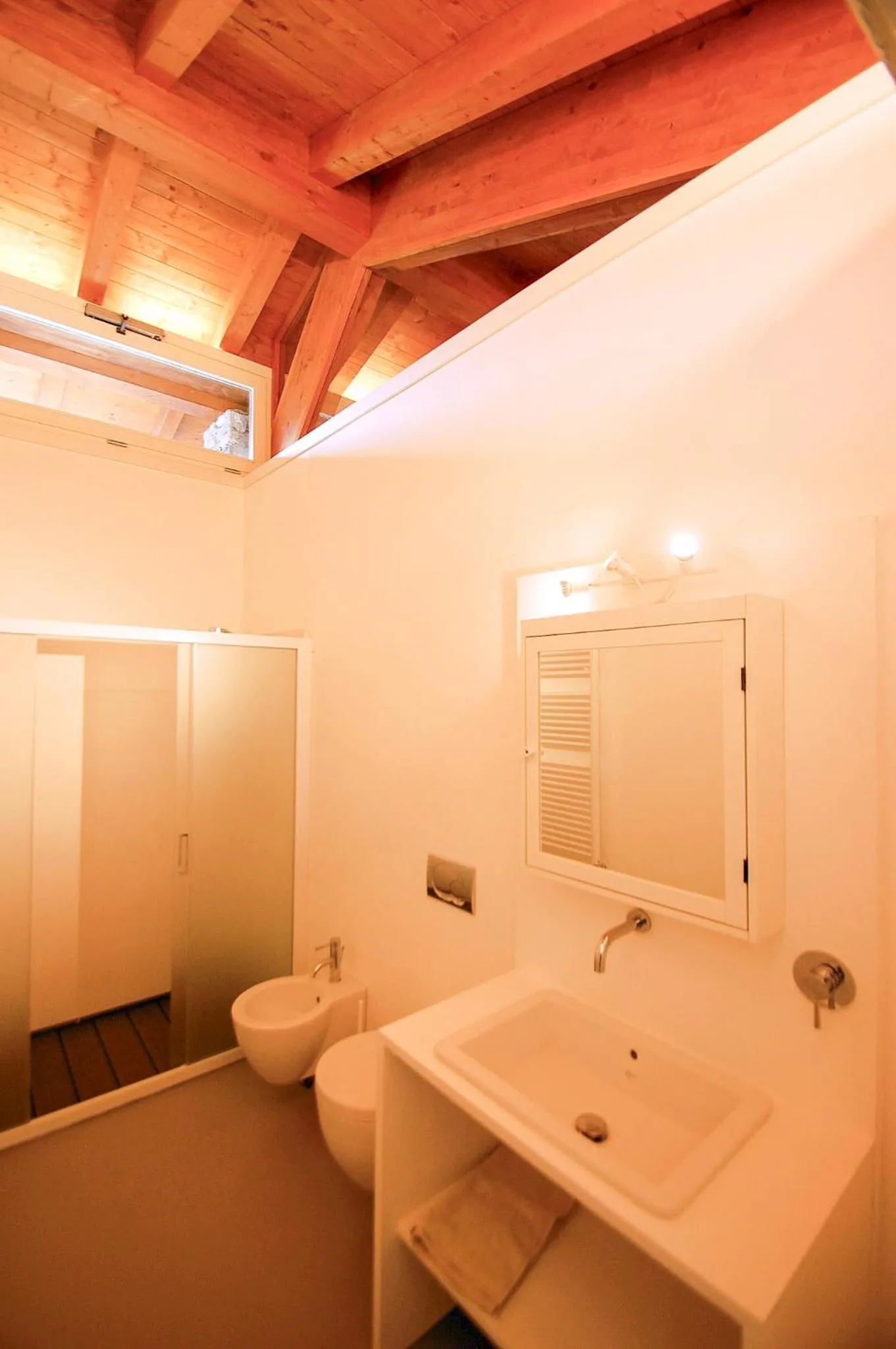 Shower in Rustico Moderno