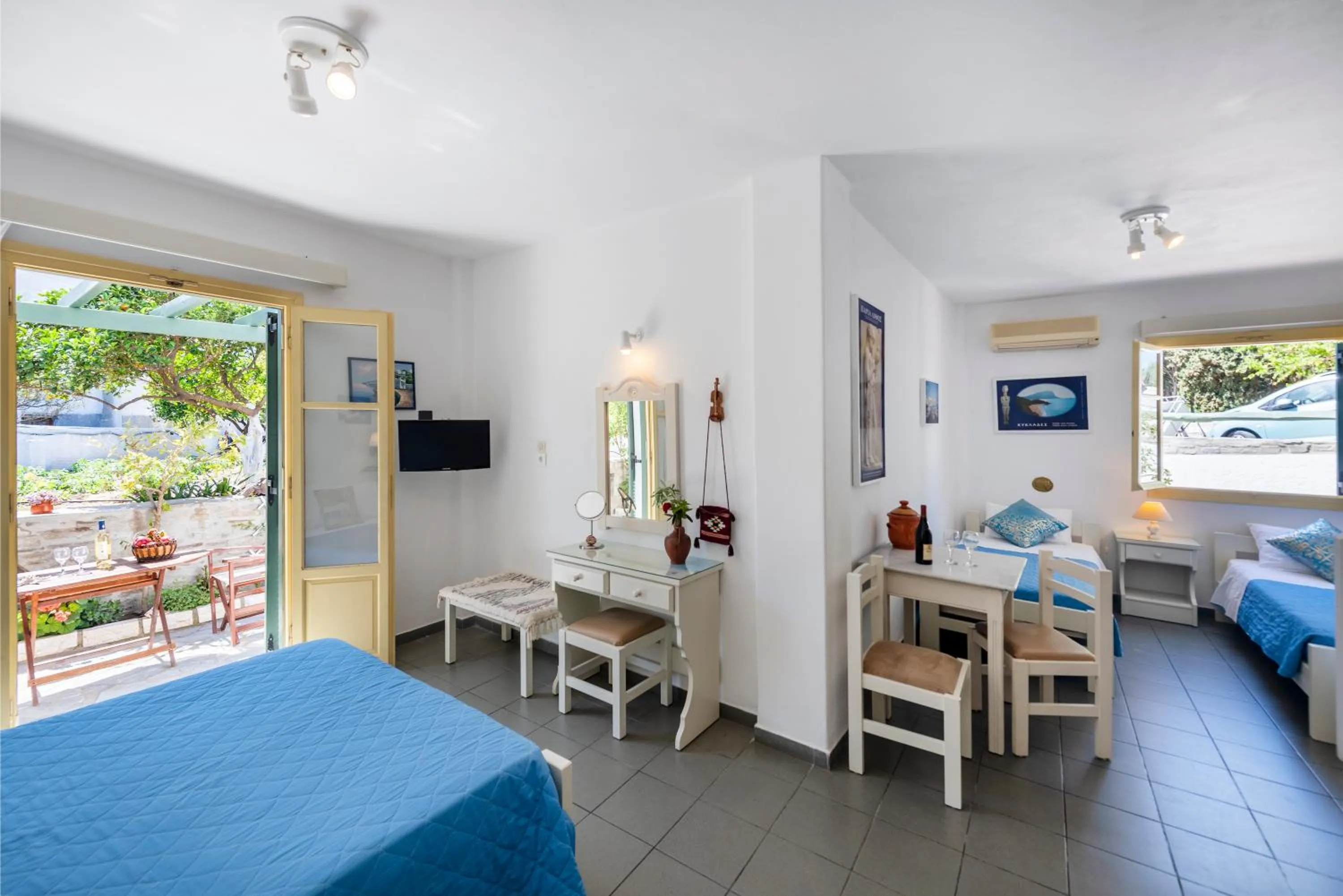 Bed in Margarita Studios