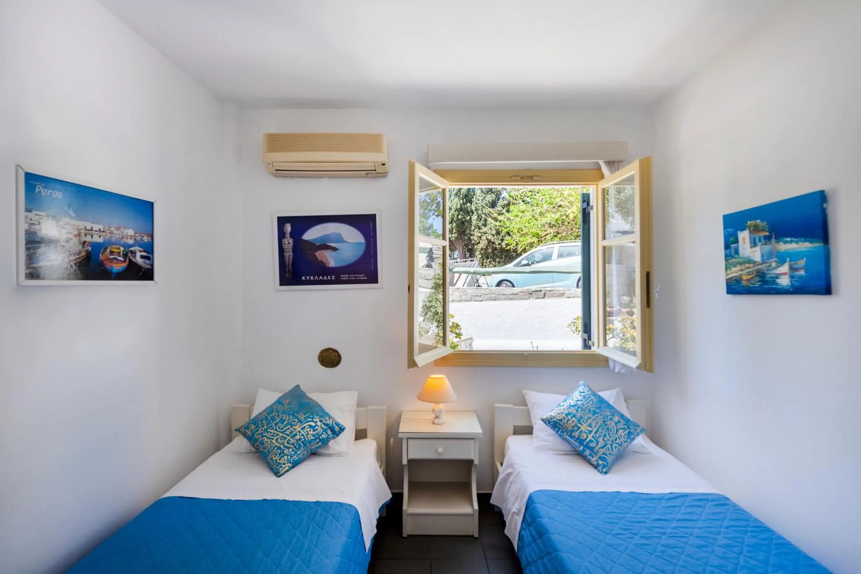 Bed in Margarita Studios