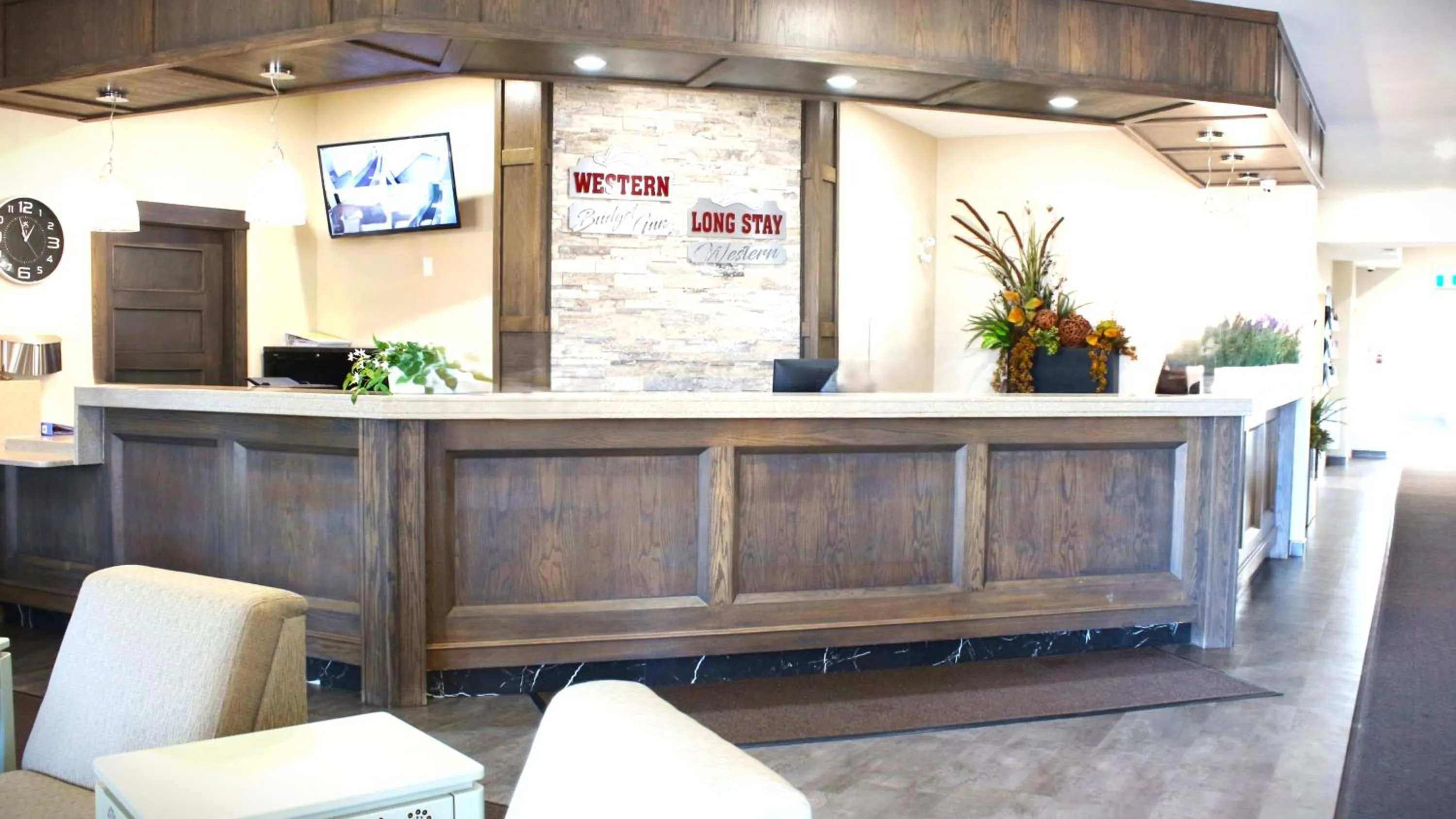 Lobby or reception in Western Budget Motel Leduc #3