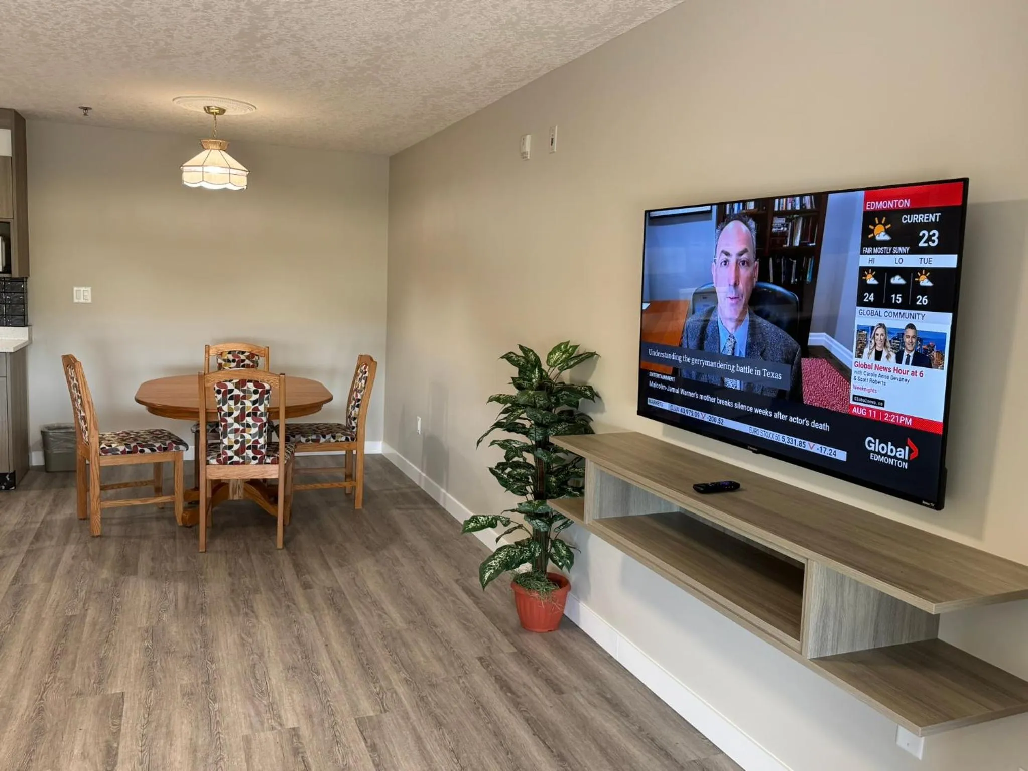 TV and multimedia in Western Budget Motel Leduc #3