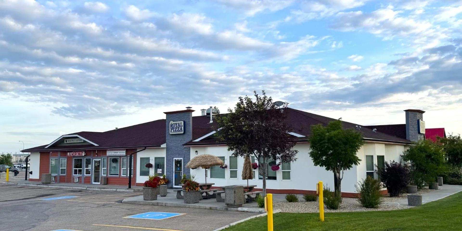 Restaurant/places to eat in Western Budget Motel Leduc #3