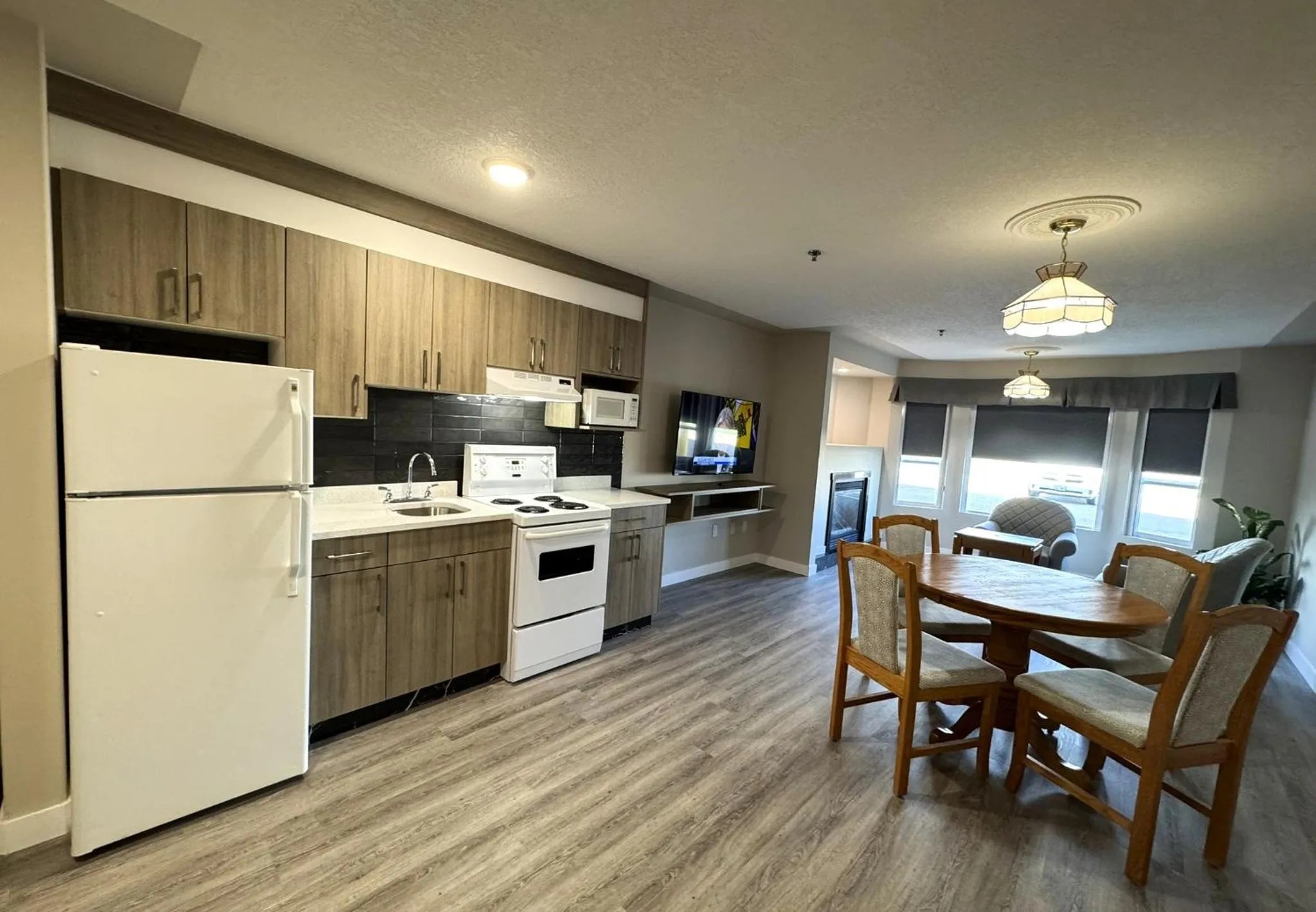 Photo of the whole room in Western Budget Motel Leduc #3