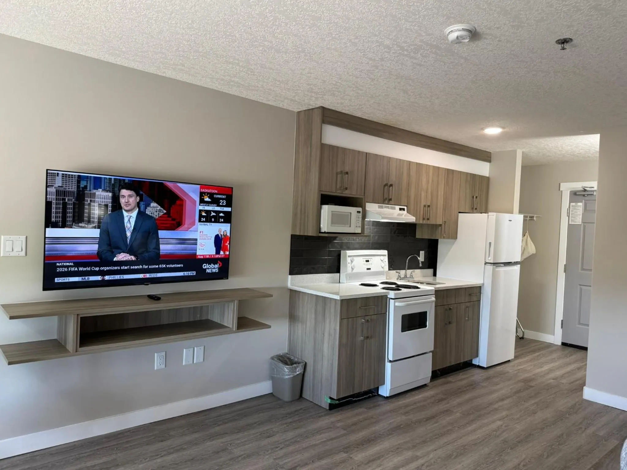 TV and multimedia in Western Budget Motel Leduc #3