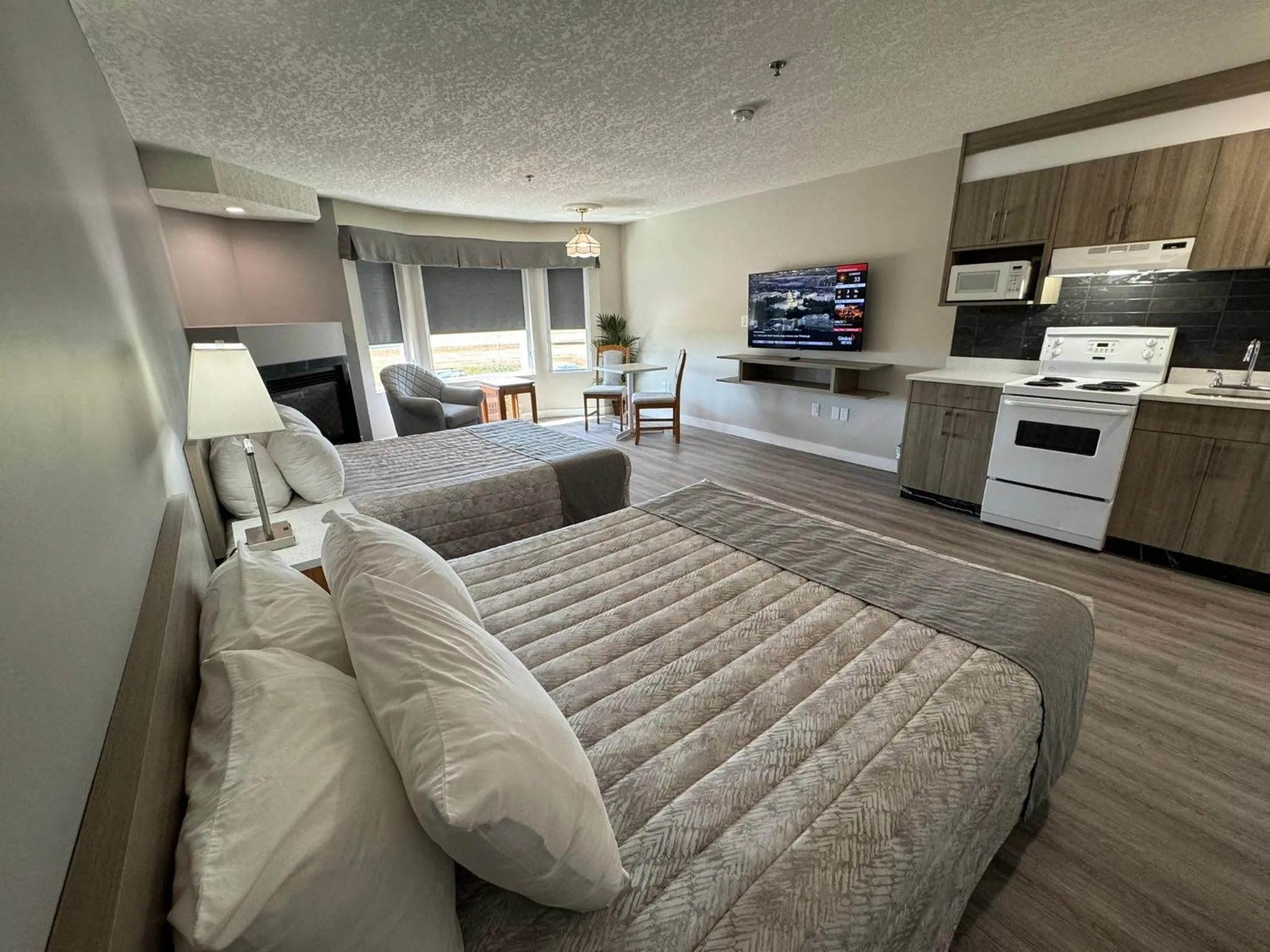 Photo of the whole room in Western Budget Motel Leduc #3