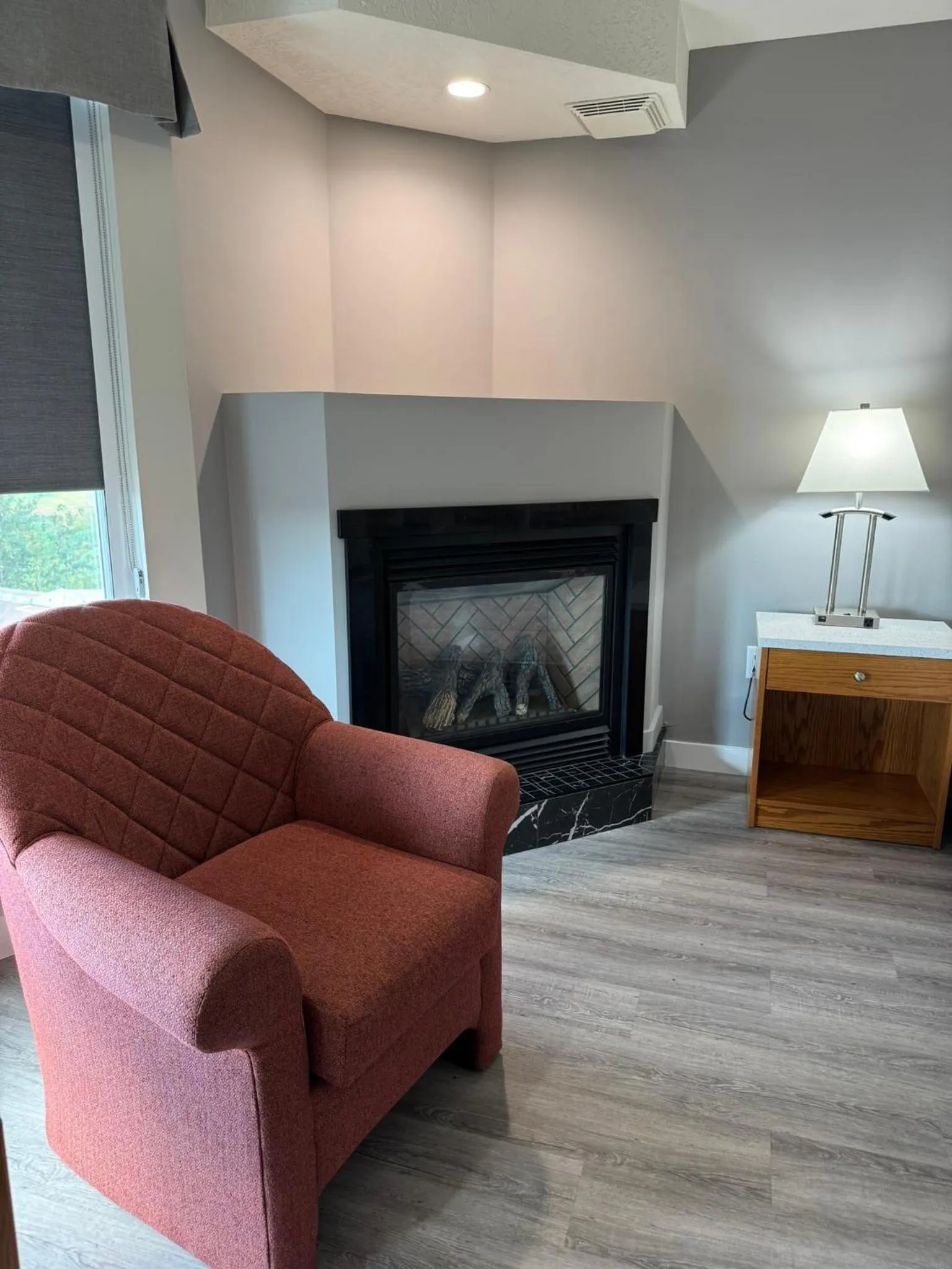 Seating area in Western Budget Motel Leduc #3