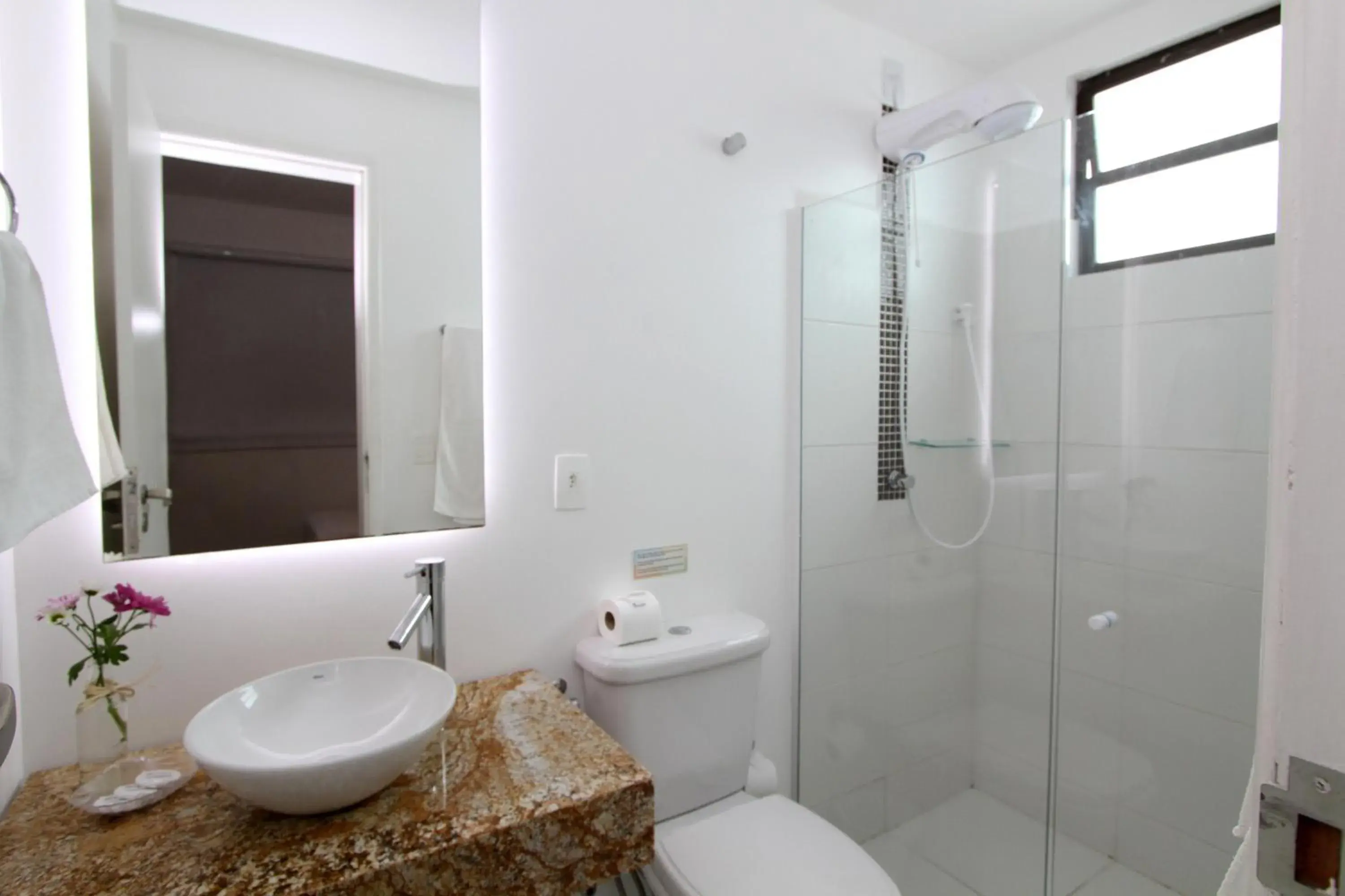 Shower in Hotel Don Zepe Shower in Hotel Don Zepe