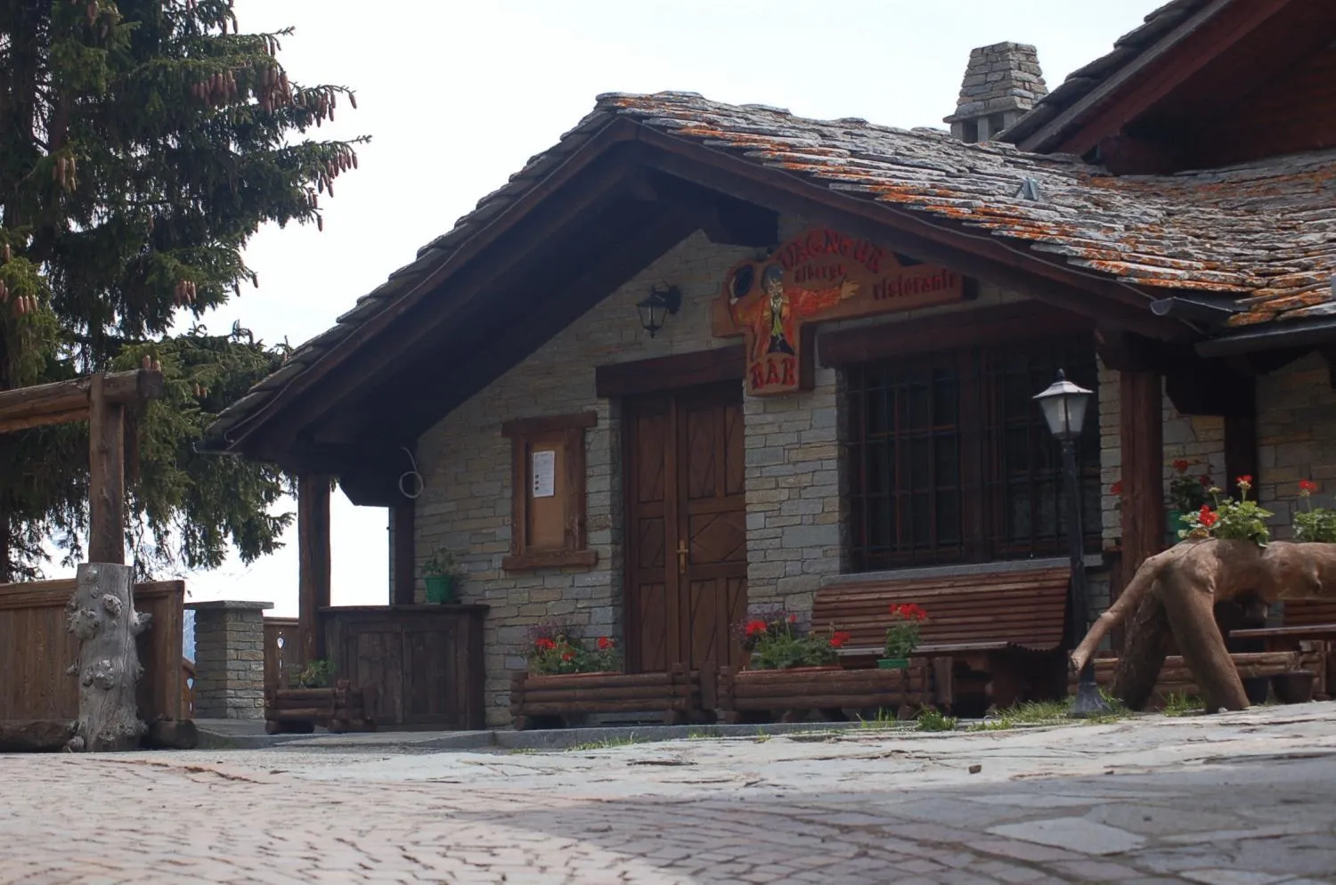 Facade/entrance in Hotel Ristoro Vagneur
