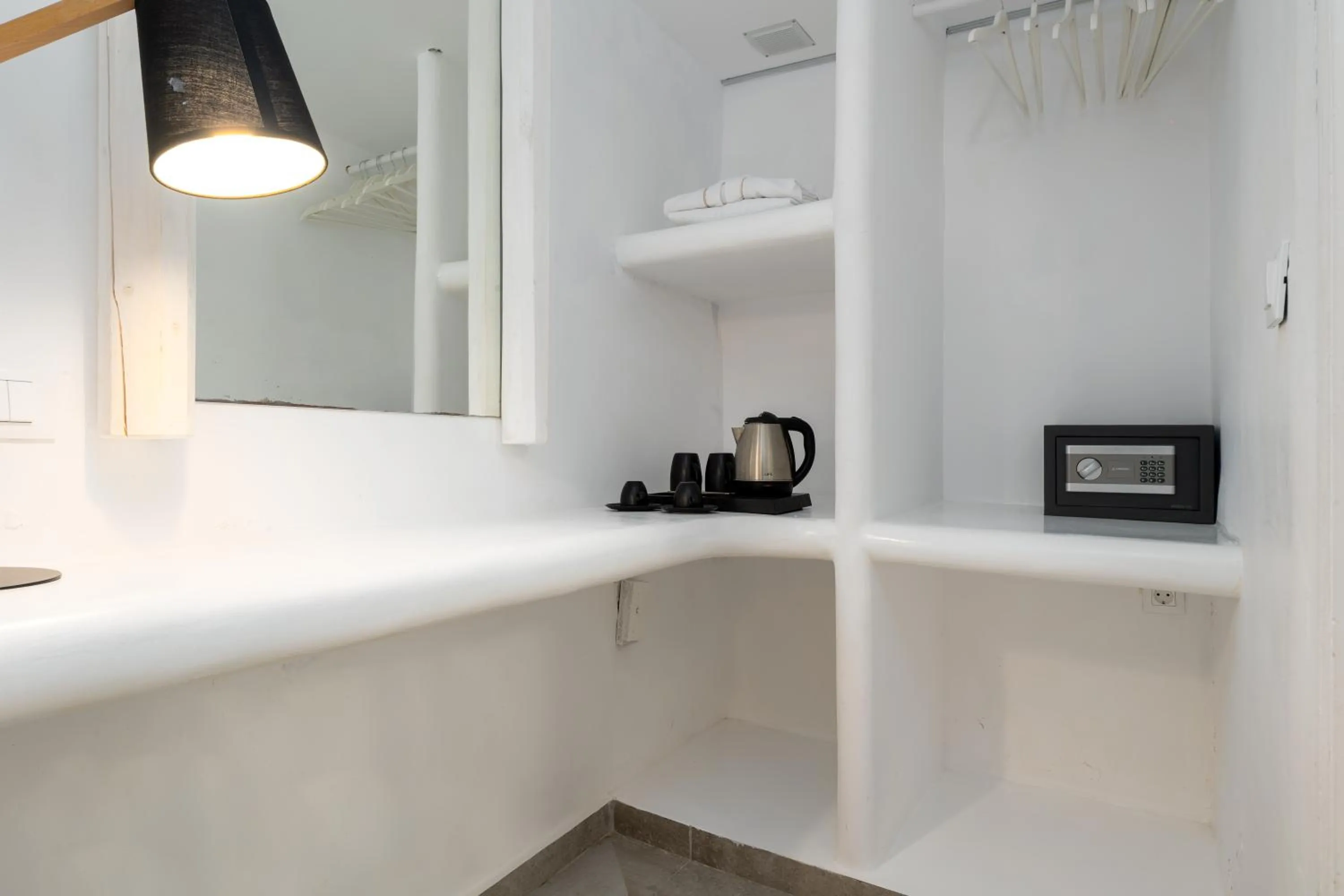 Coffee/tea facilities in Amaze Suites