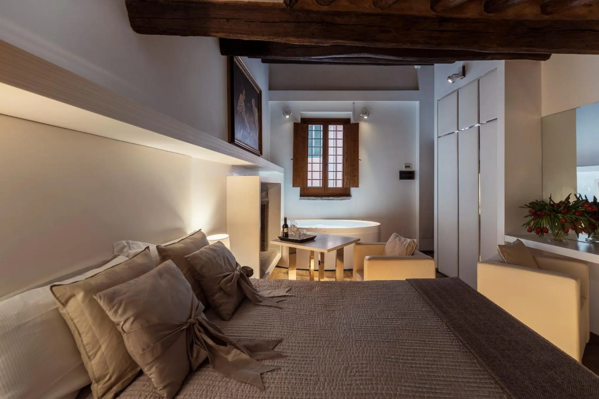 Hot Tub in Gigli D'Oro Suite