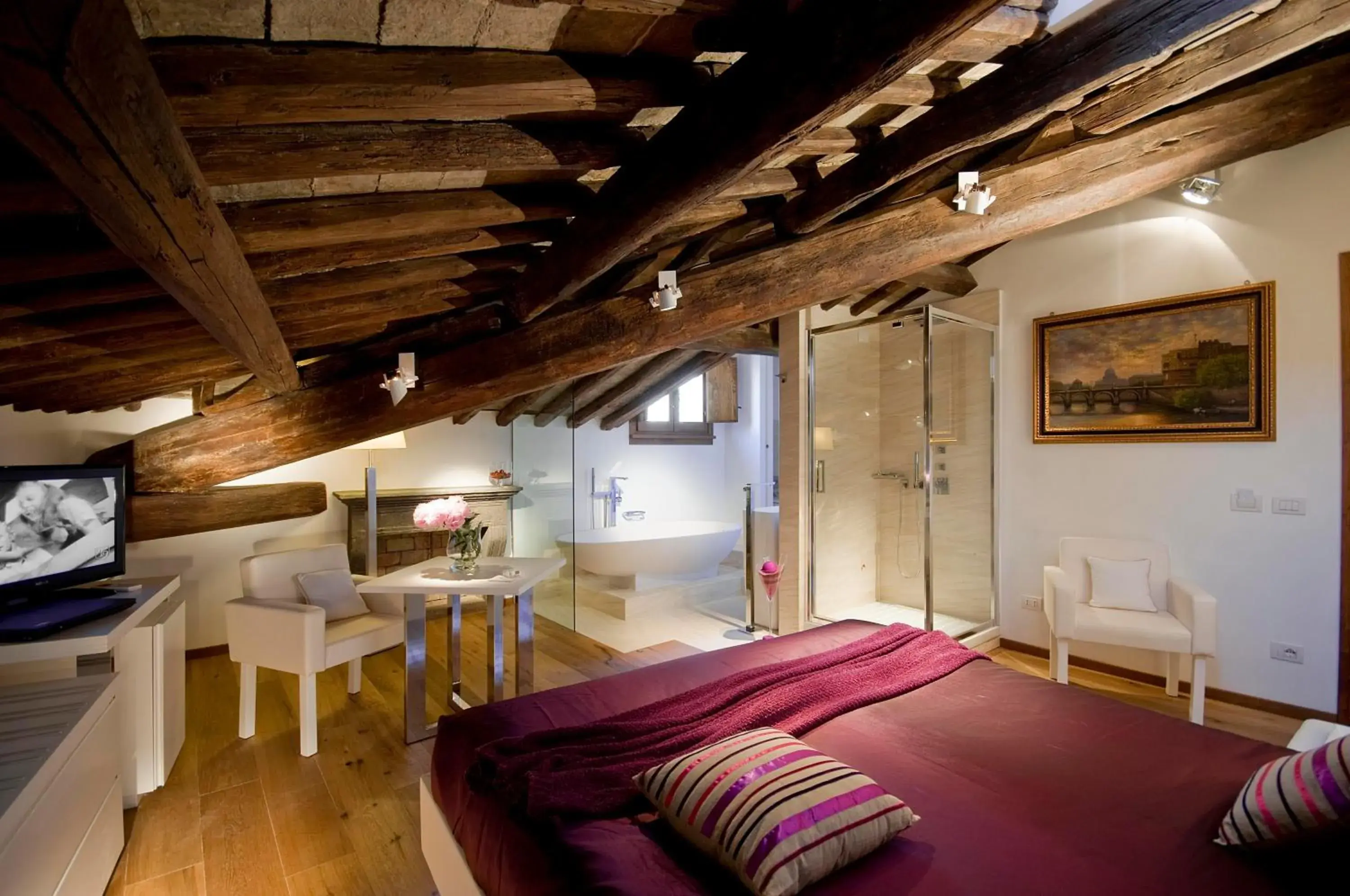 Bedroom, Bed in Gigli D'Oro Suite Bedroom, Bed in Gigli D'Oro Suite