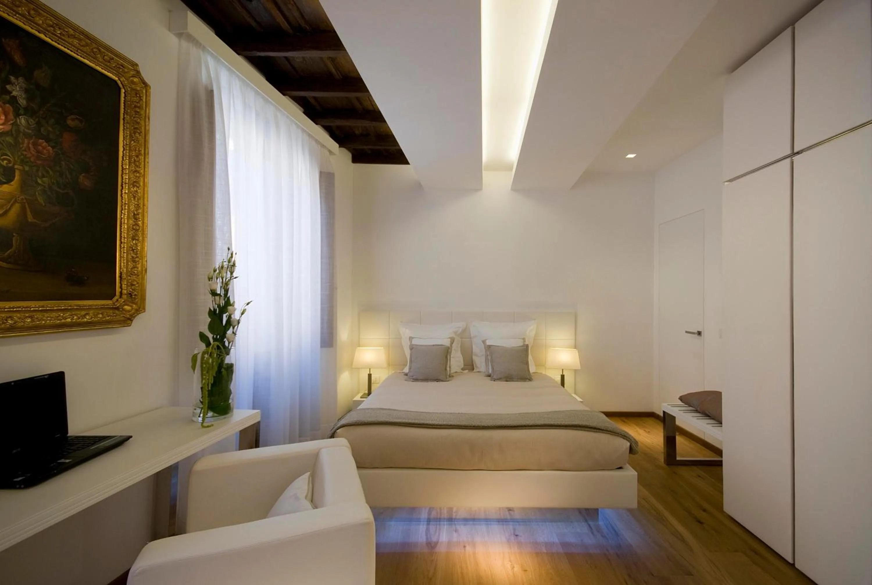 Bedroom, Bed in Gigli D'Oro Suite