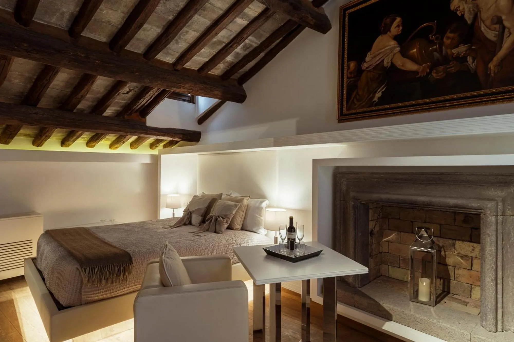 flat iron in Gigli D'Oro Suite