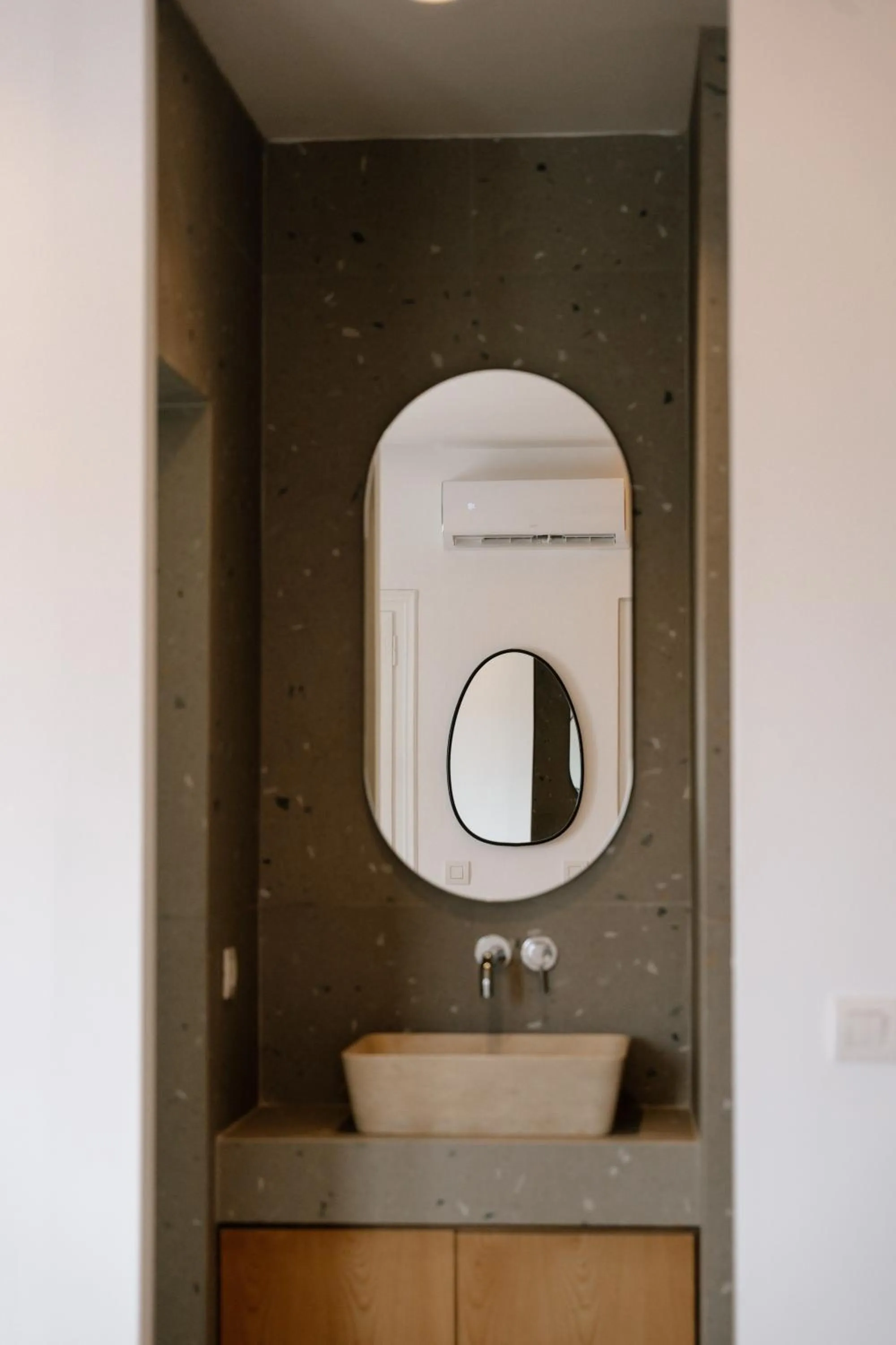 Bathroom in Pnoi Hotel