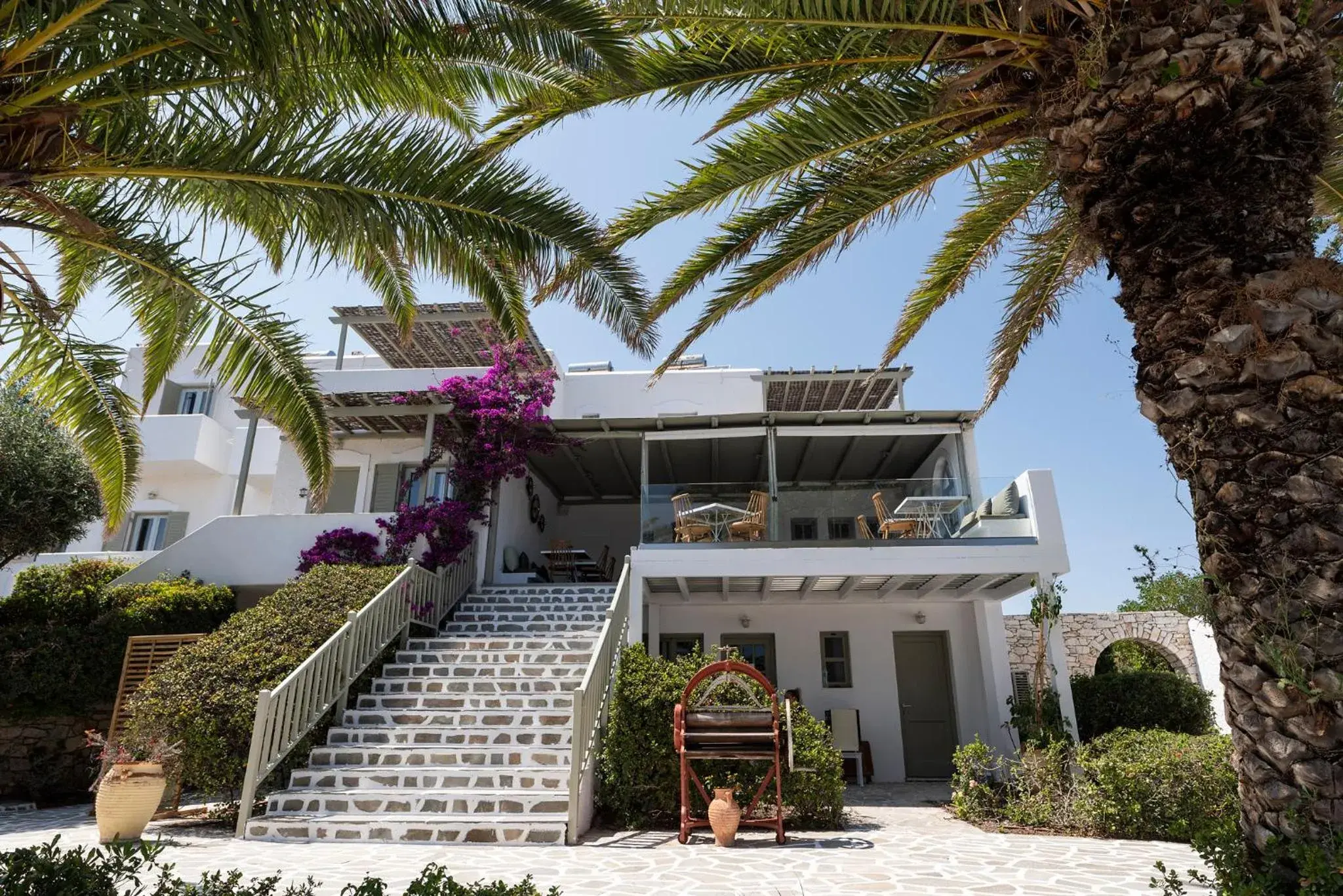 Property building in Pnoi Hotel Property building in Pnoi Hotel