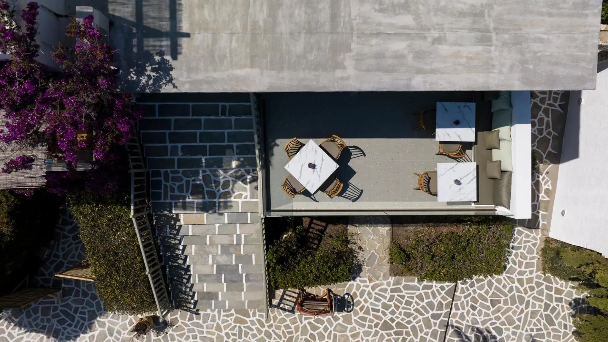 Restaurant/places to eat in Pnoi Hotel Restaurant/places to eat in Pnoi Hotel