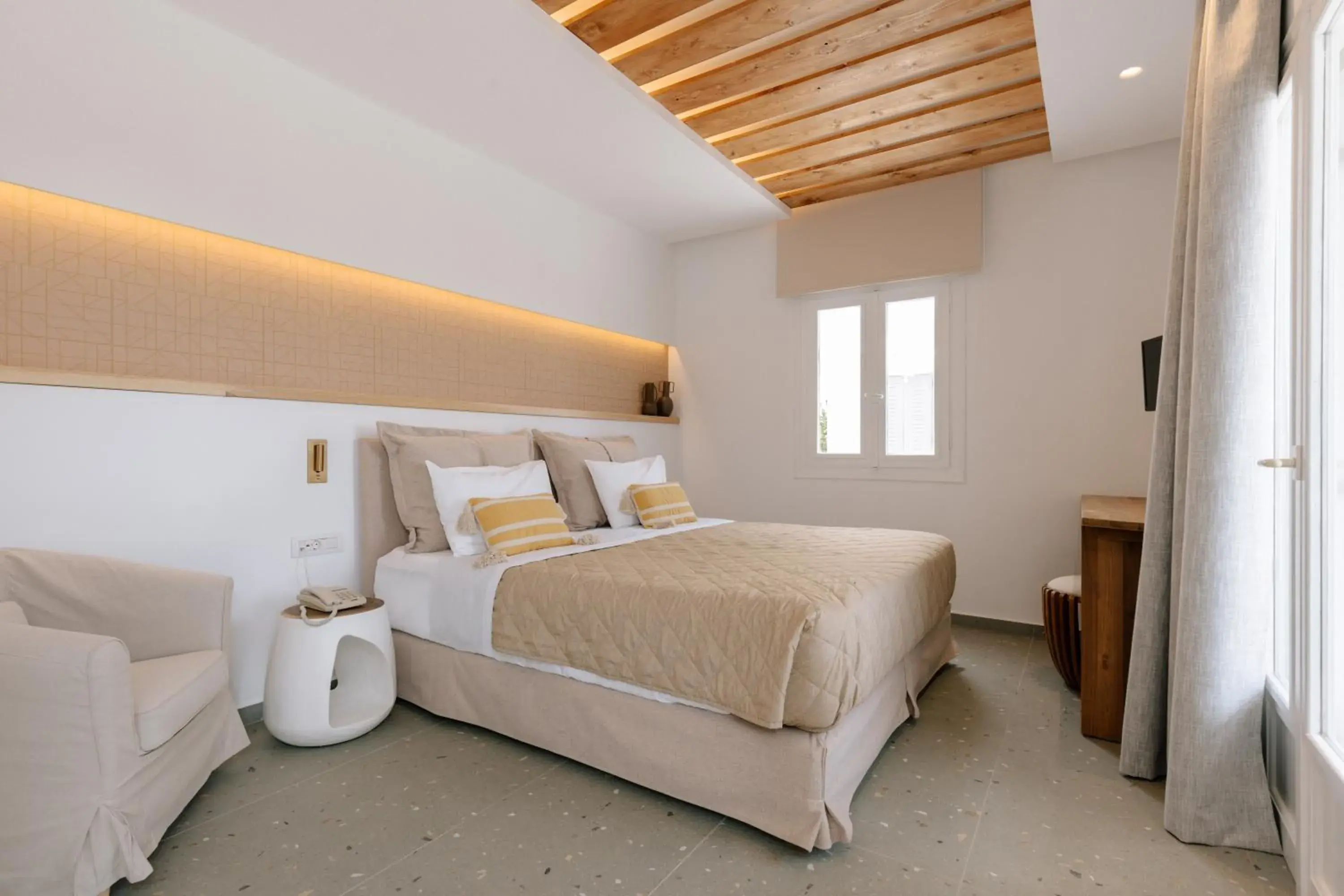 Bed in Pnoi Hotel Bed in Pnoi Hotel