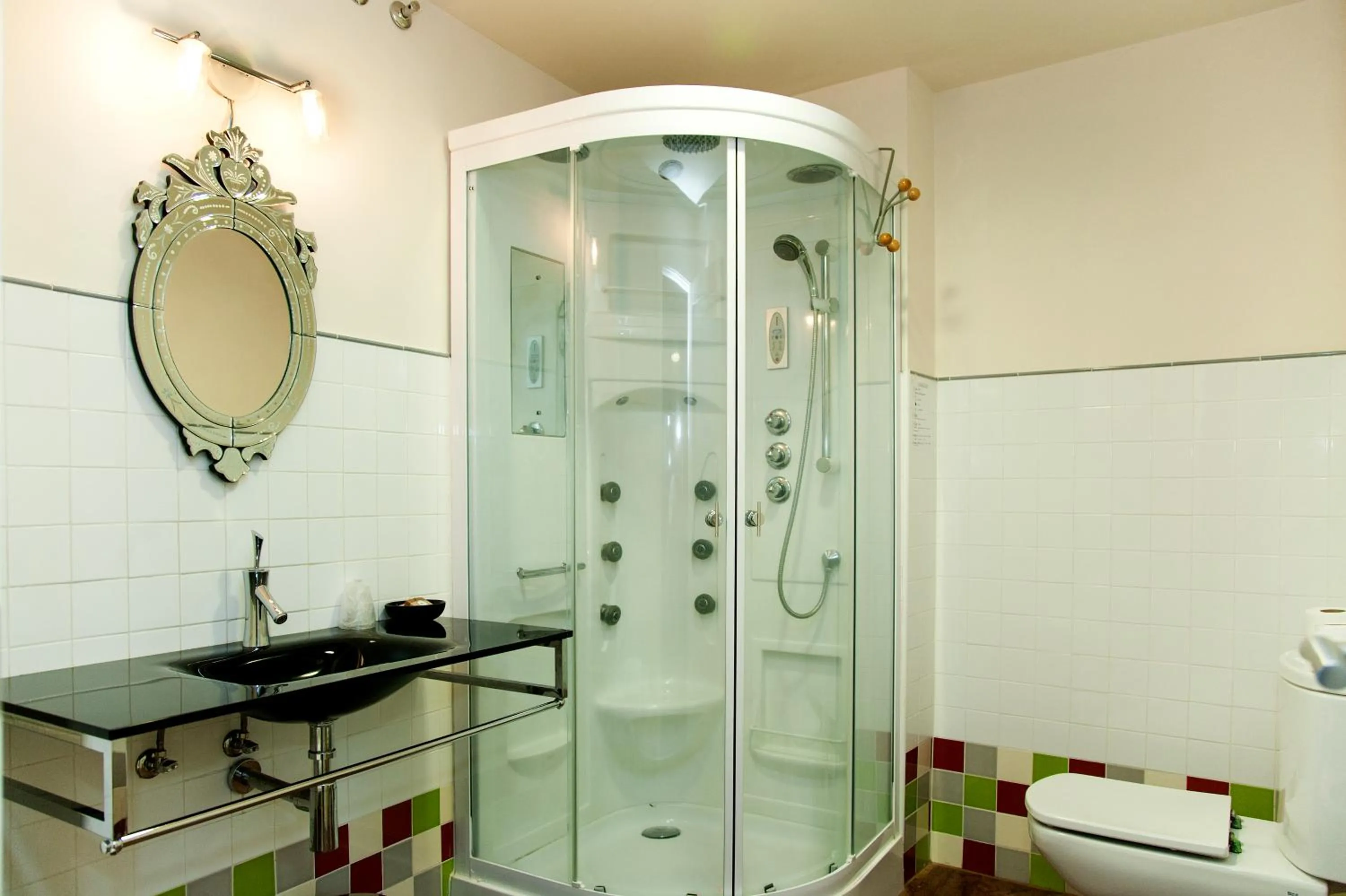 Bathroom in Abadía San Martín