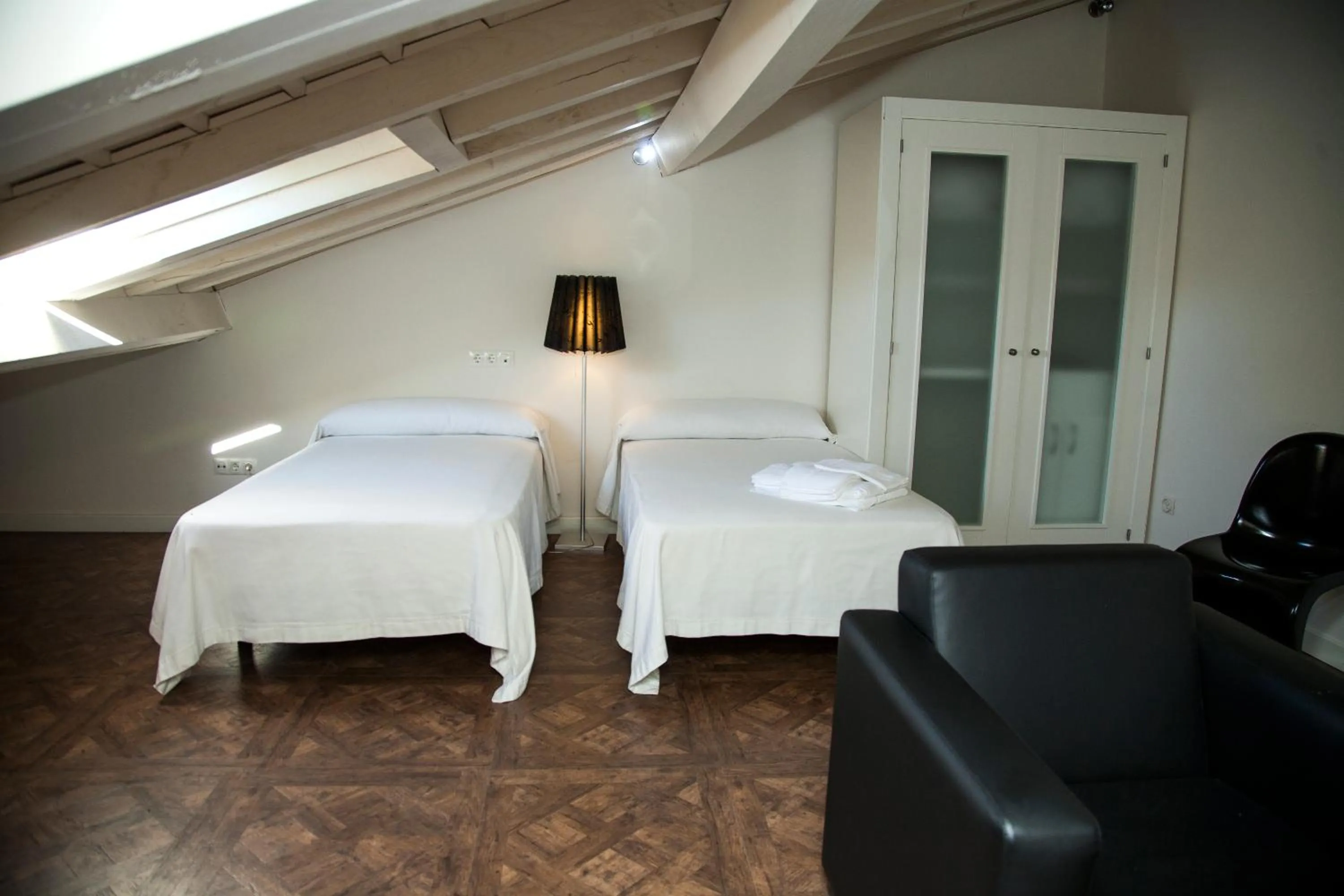 Bedroom, Bed in Abadía San Martín