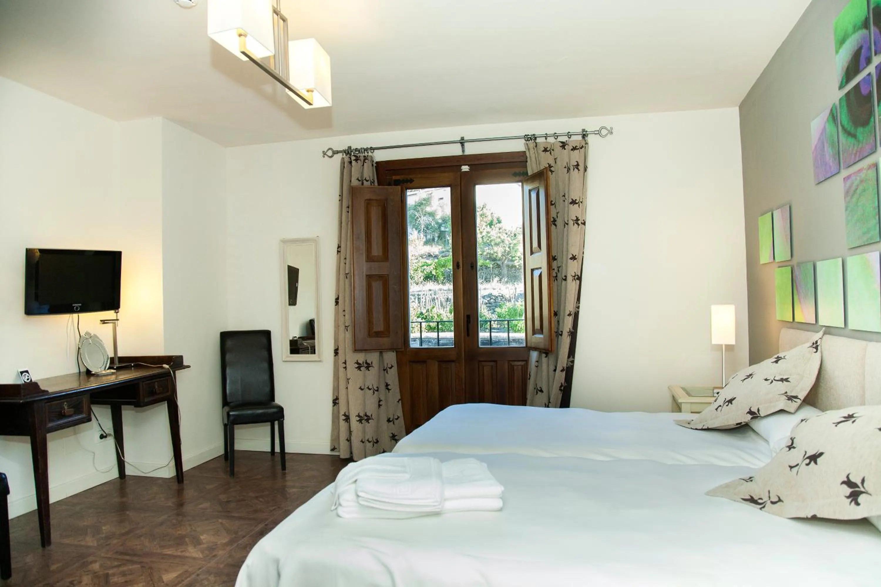 Bedroom, Bed in Abadía San Martín