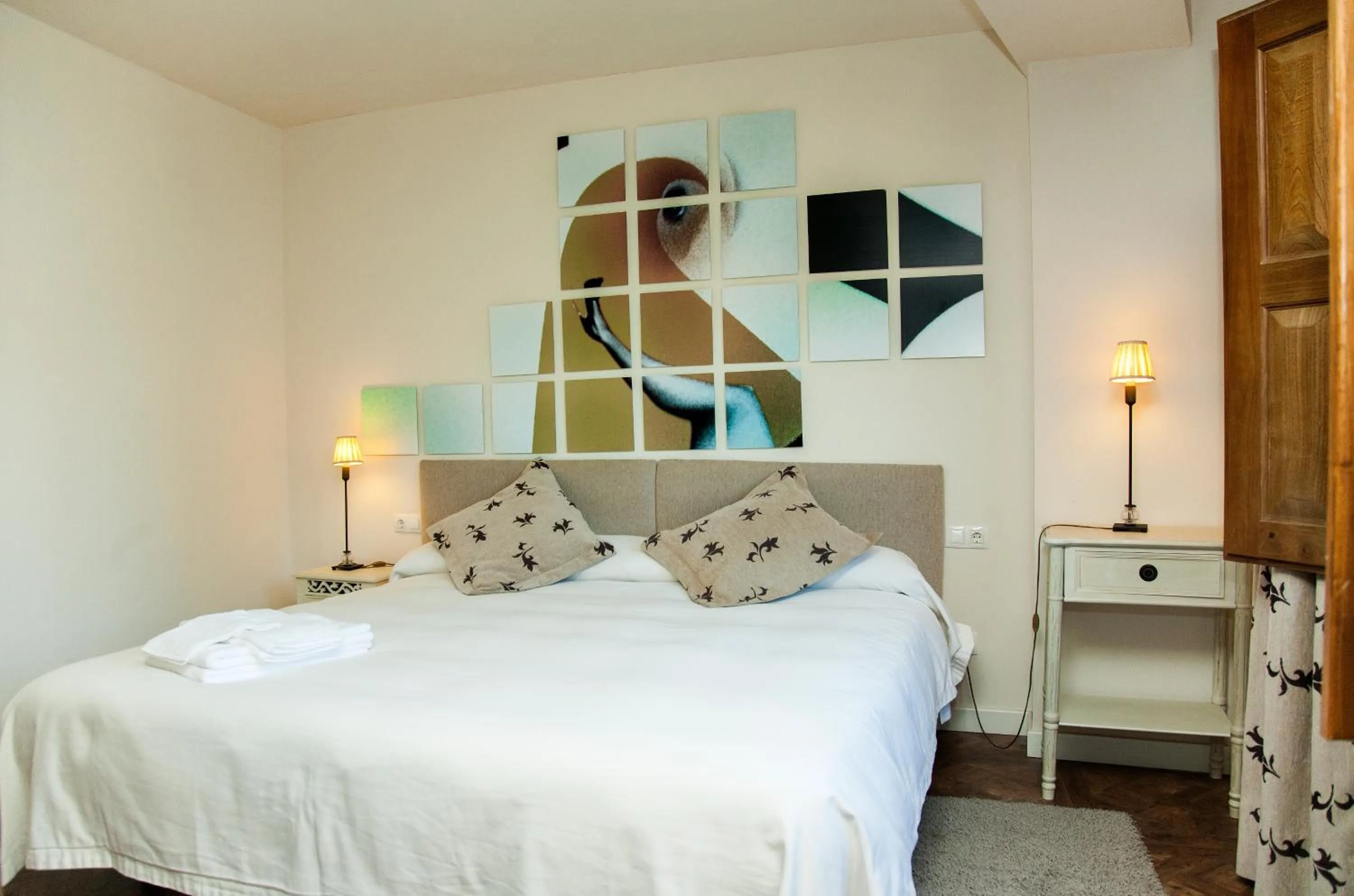 Bedroom, Bed in Abadía San Martín