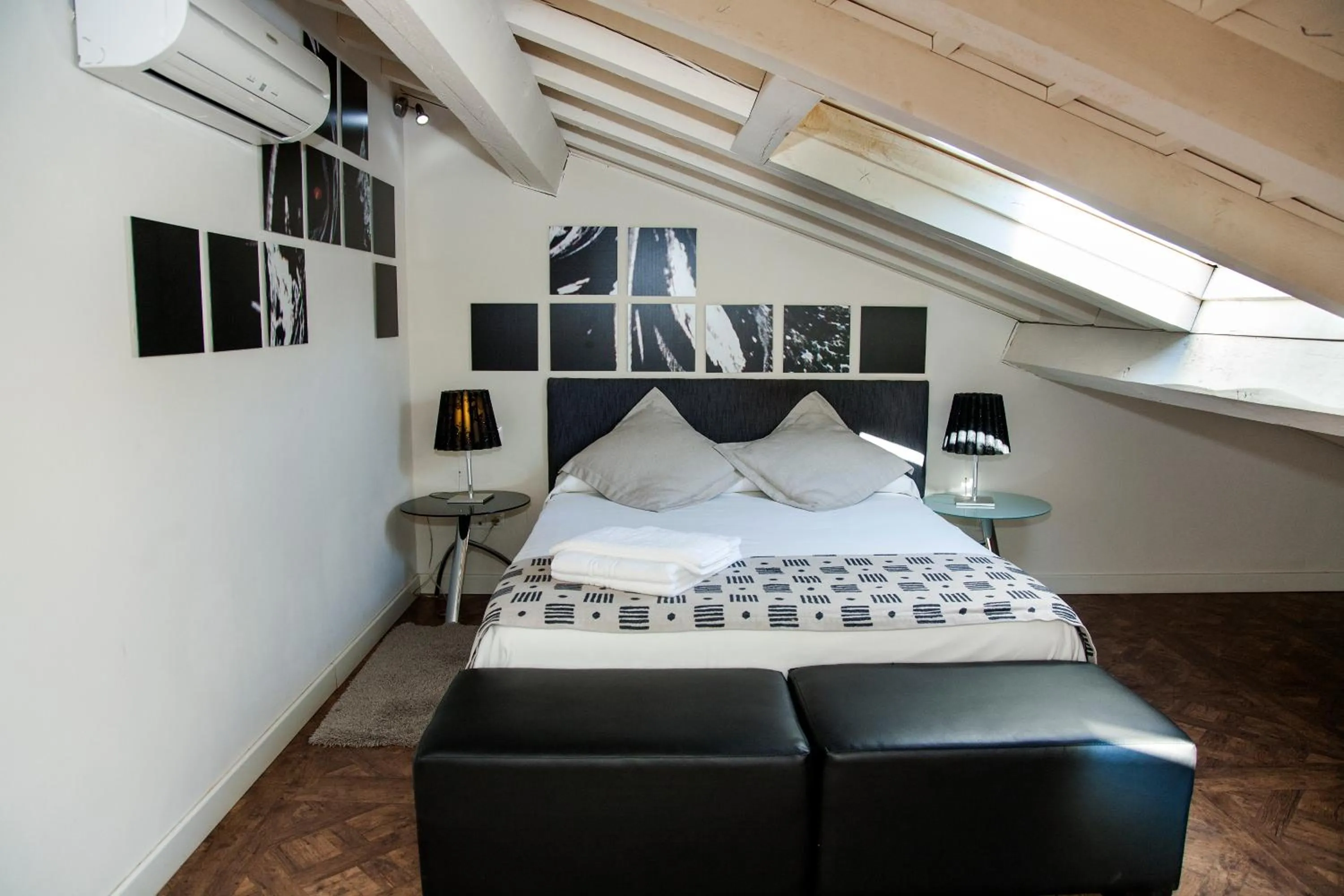 Bedroom, Bed in Abadía San Martín