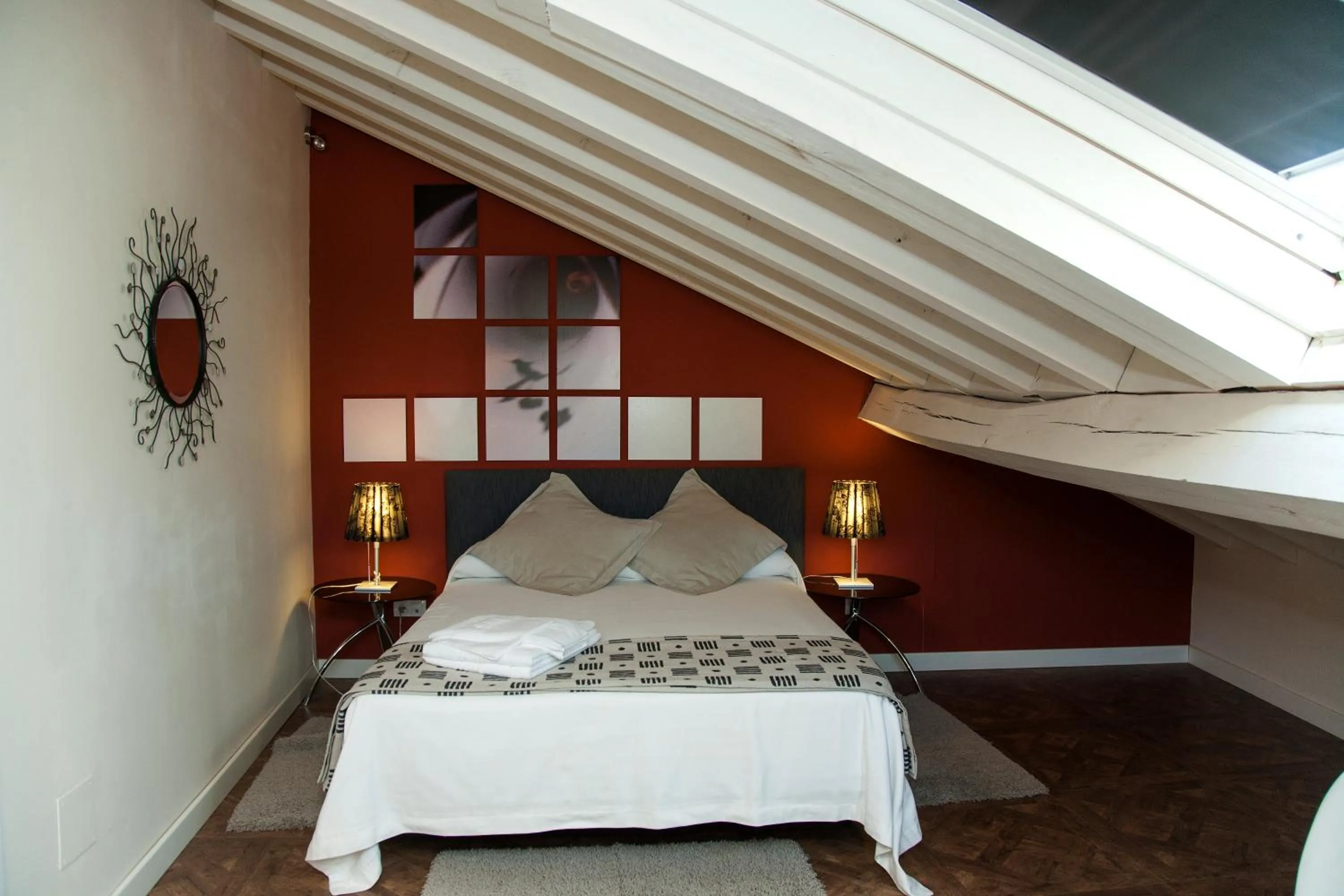 Bedroom, Bed in Abadía San Martín