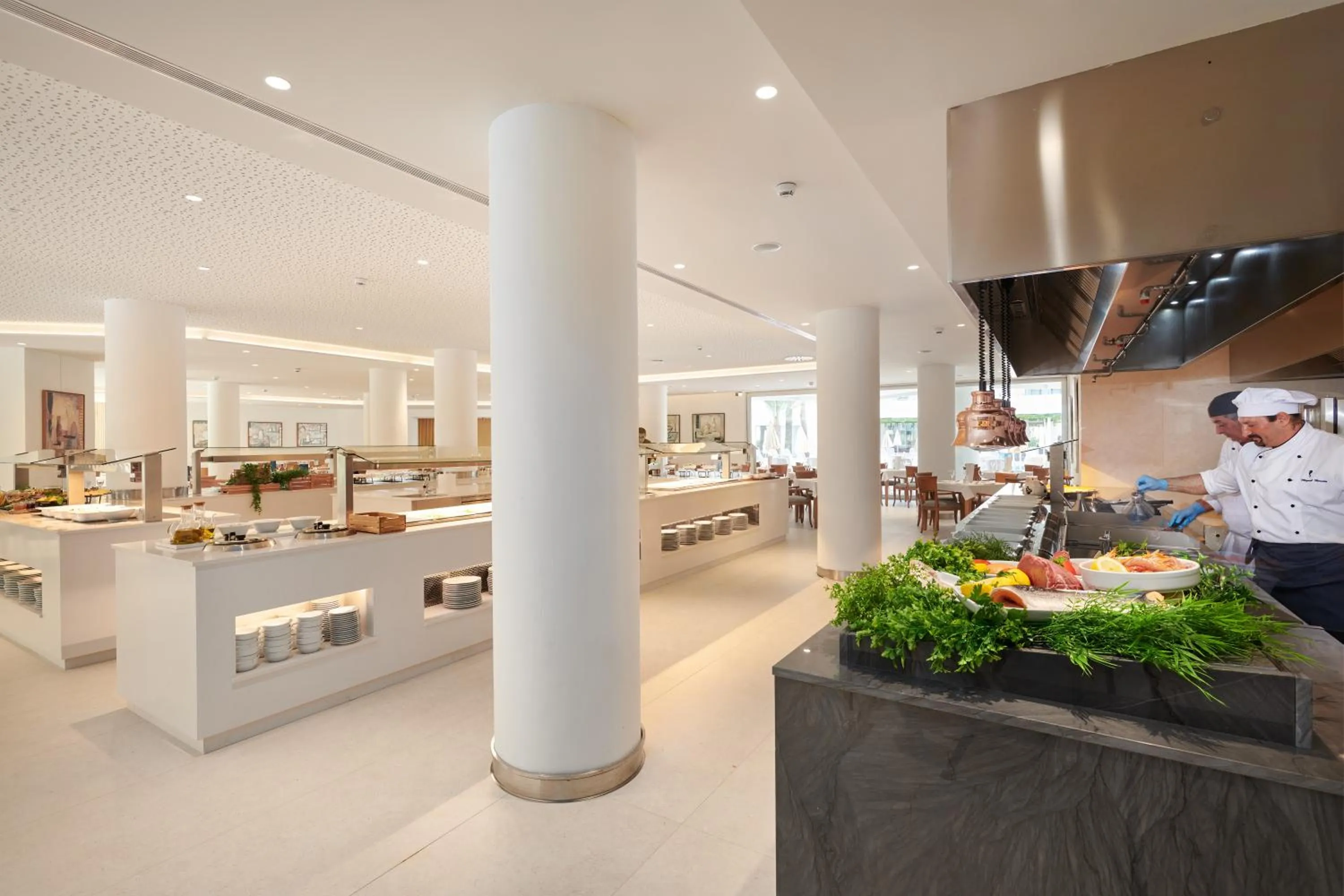 Staff in Hipotels Bahía Grande Aparthotel