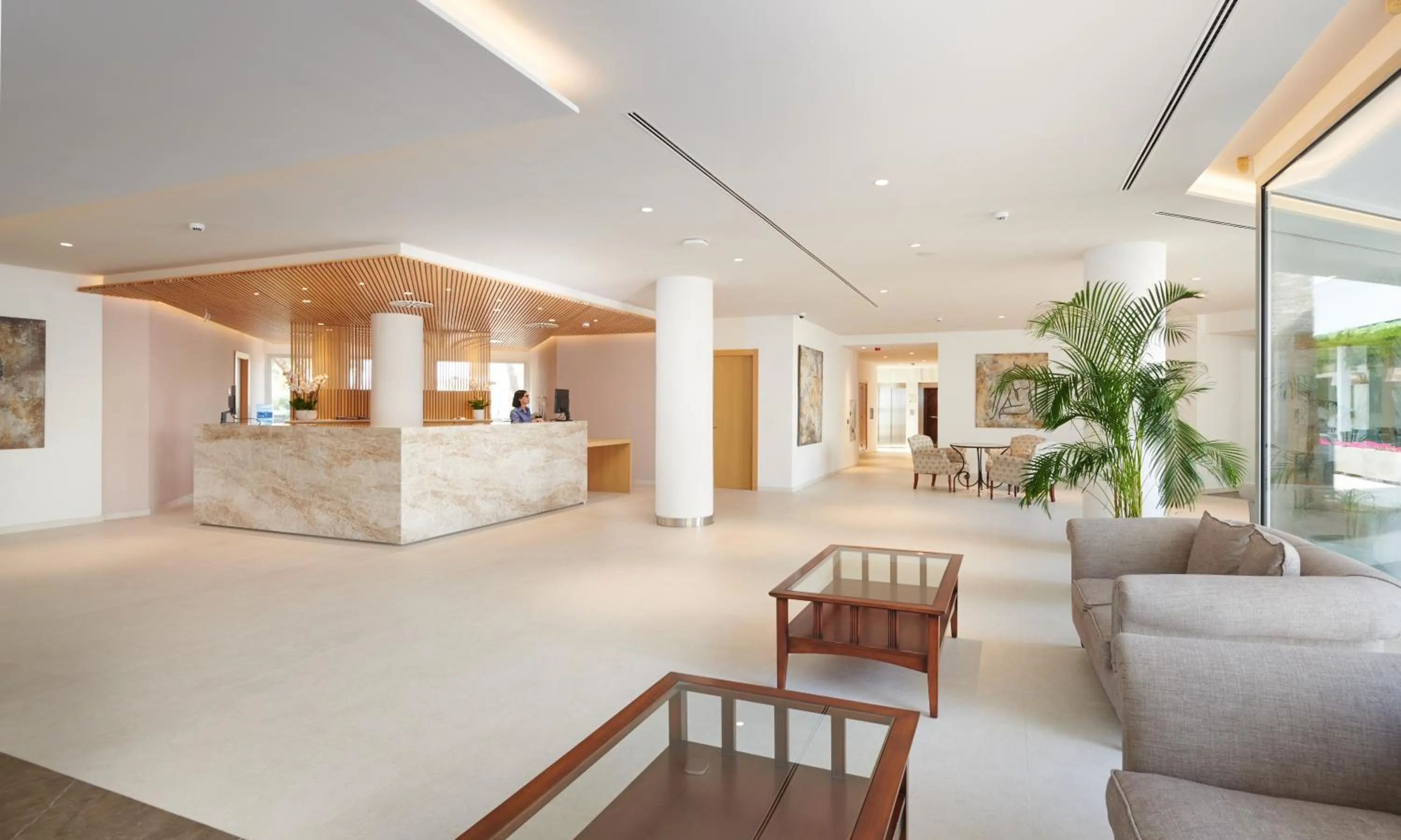 Lobby or reception in Hipotels Bahía Grande Aparthotel