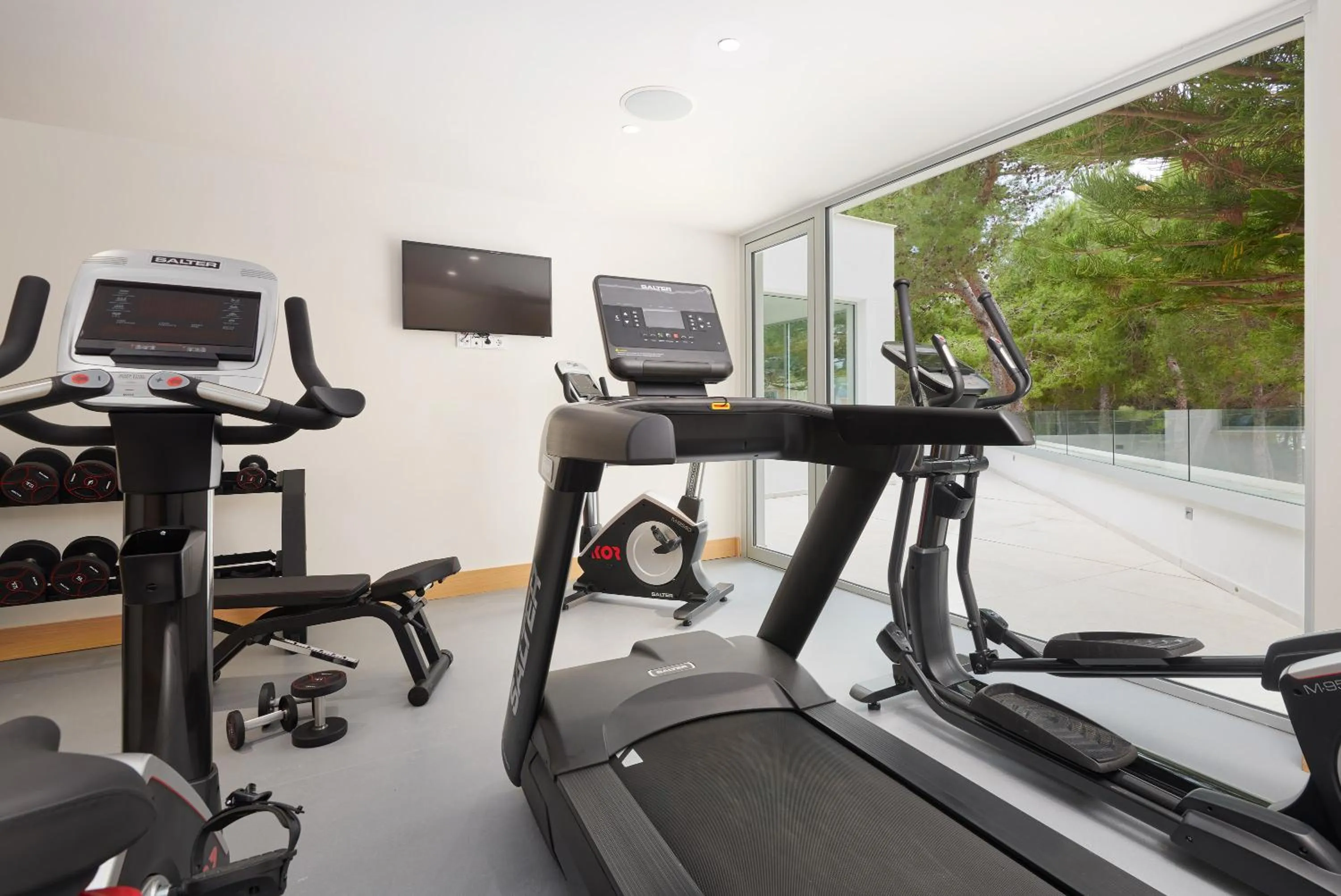 Fitness centre/facilities in Hipotels Bahía Grande Aparthotel