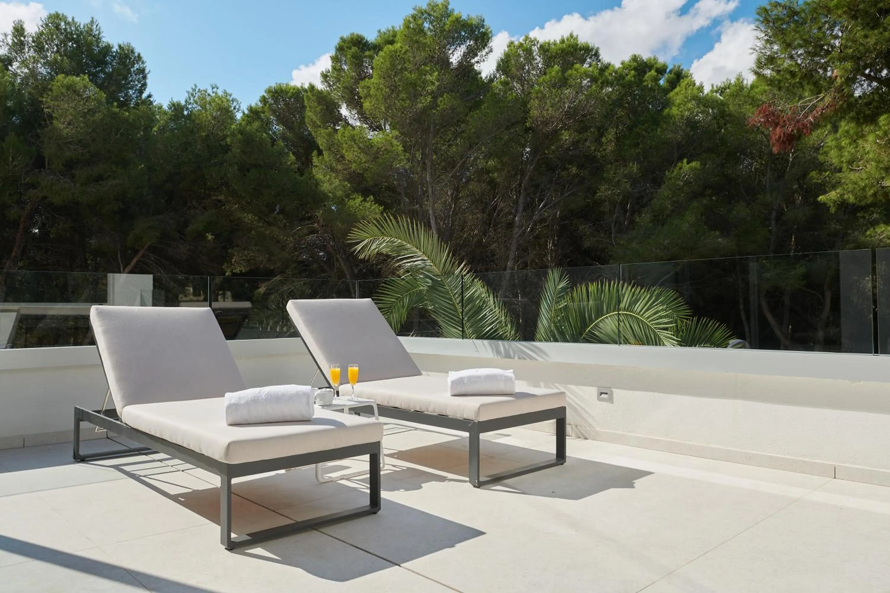 Solarium in Hipotels Bahía Grande Aparthotel