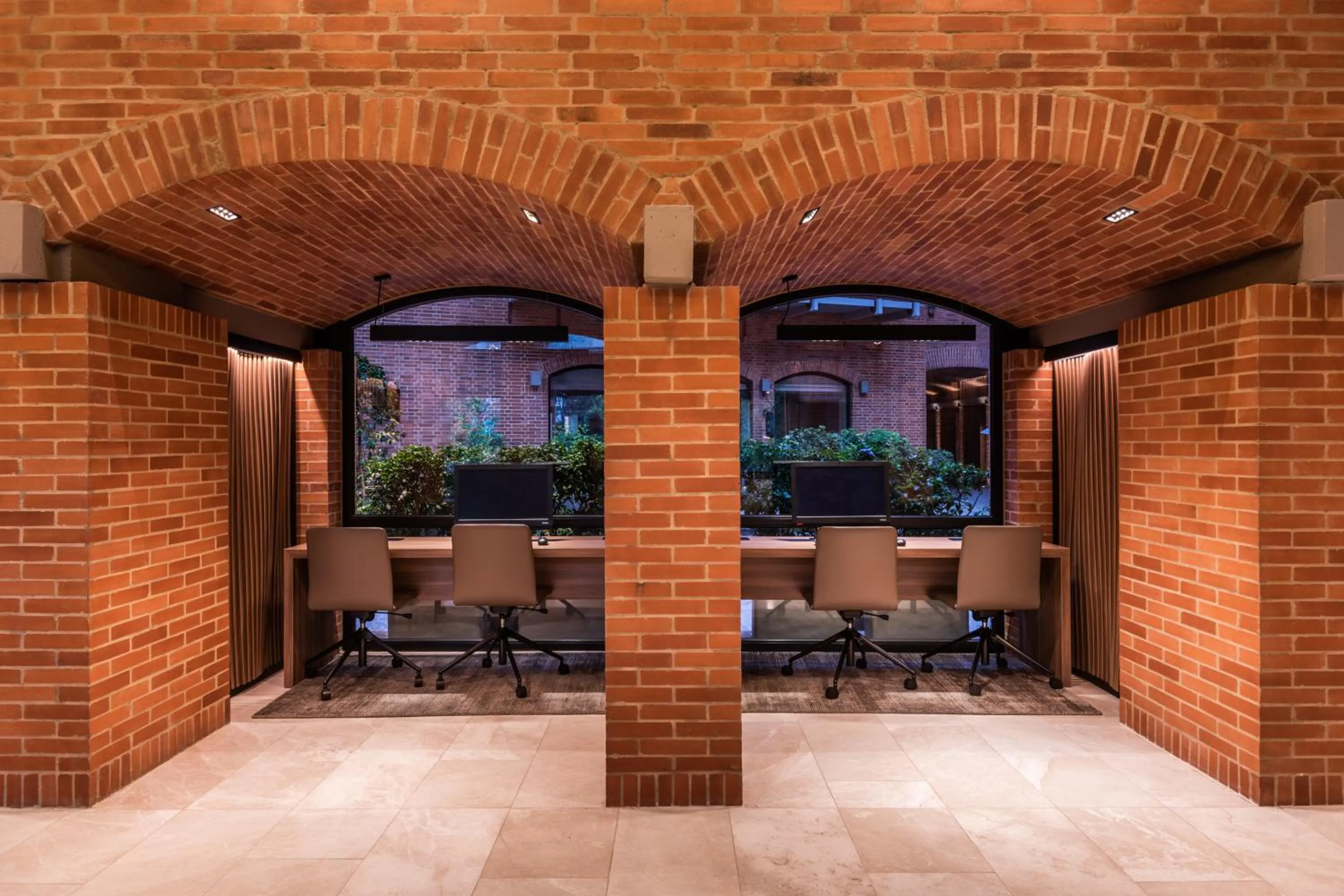 Business facilities in Hotel Estelar La Fontana