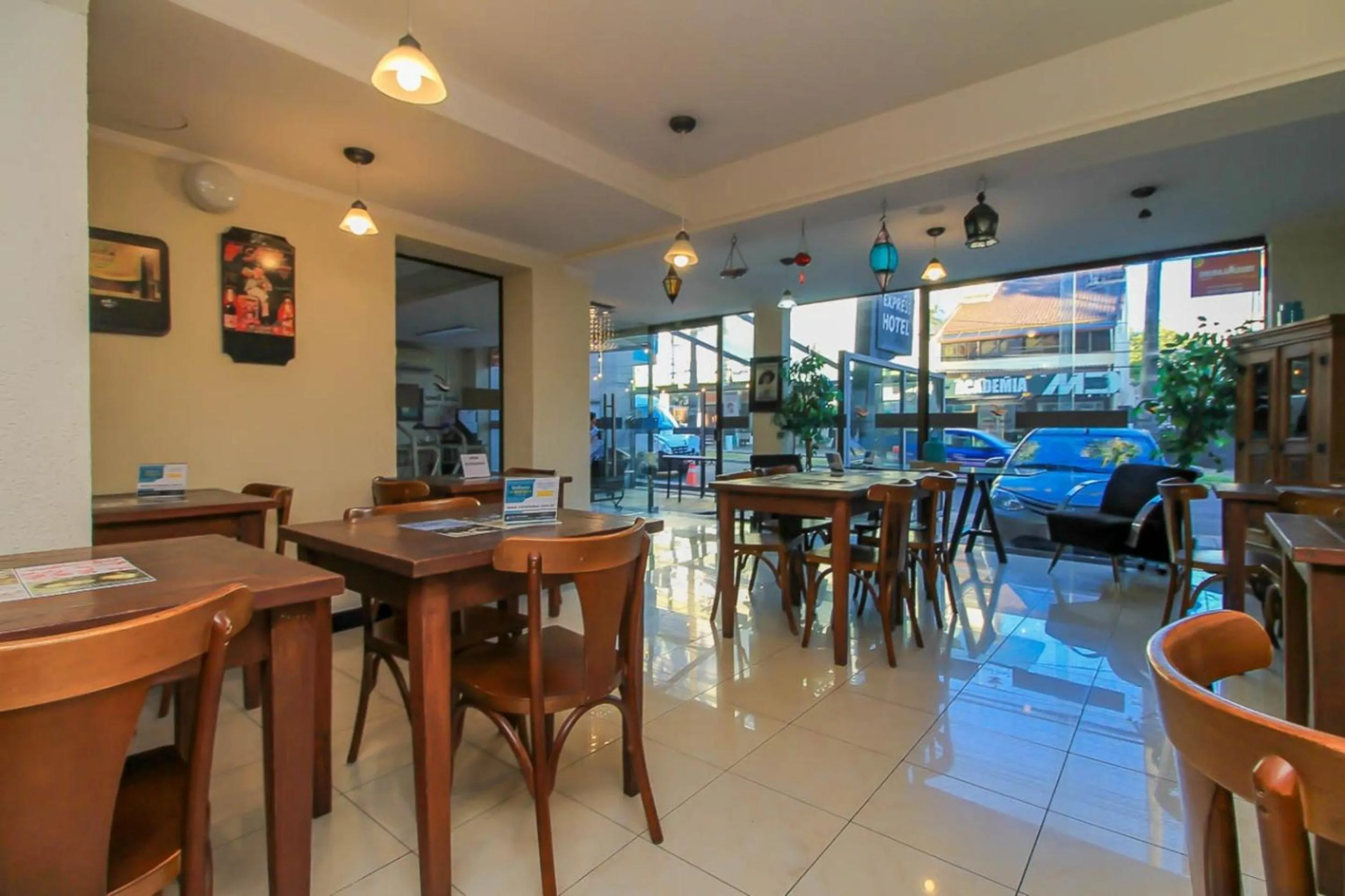 Restaurant/places to eat in Coral Express, próximo a Hospital Mae de Deus, IPIRANGA Instituto de Cardiologia