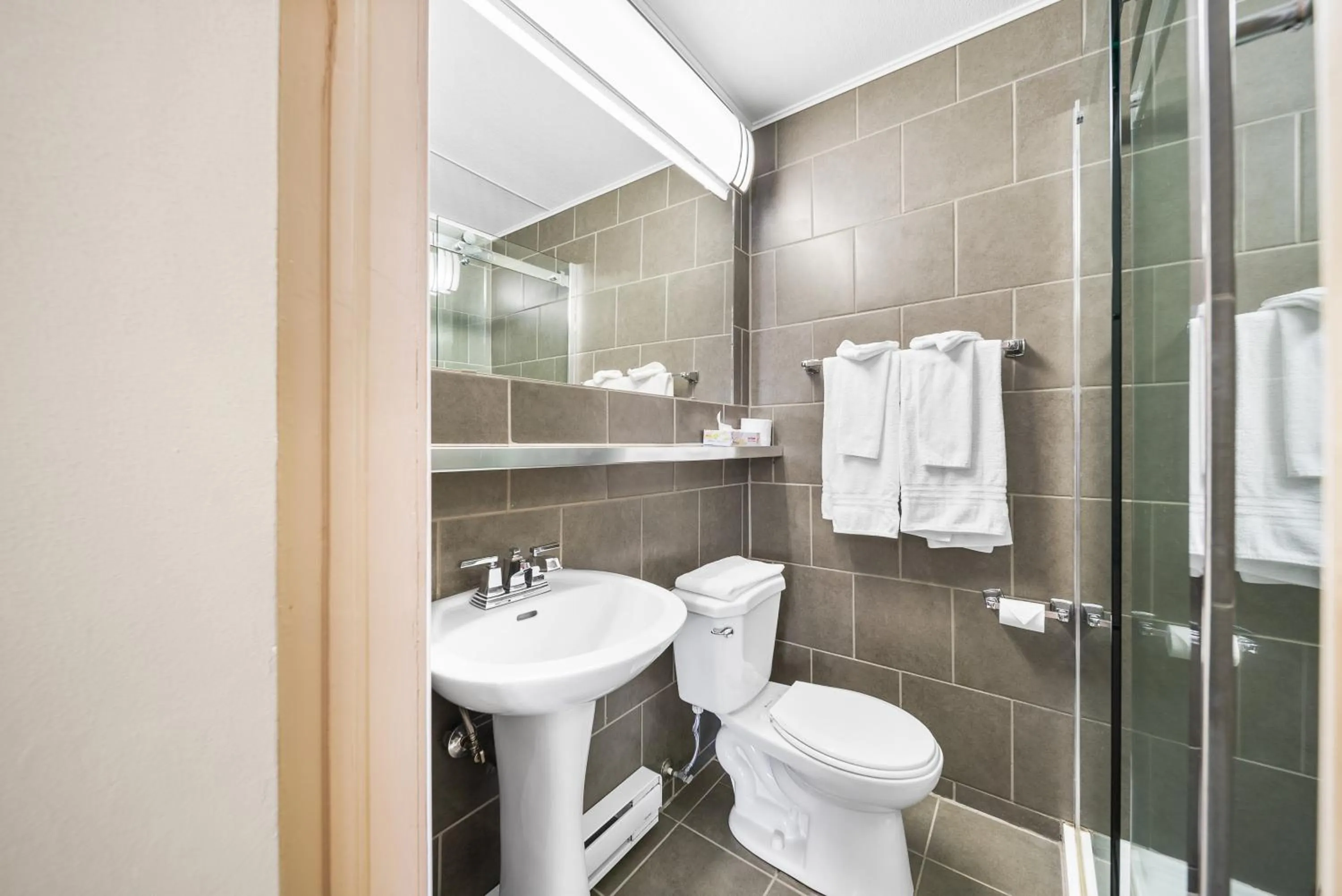 Shower in Hotel-Motel Coconut