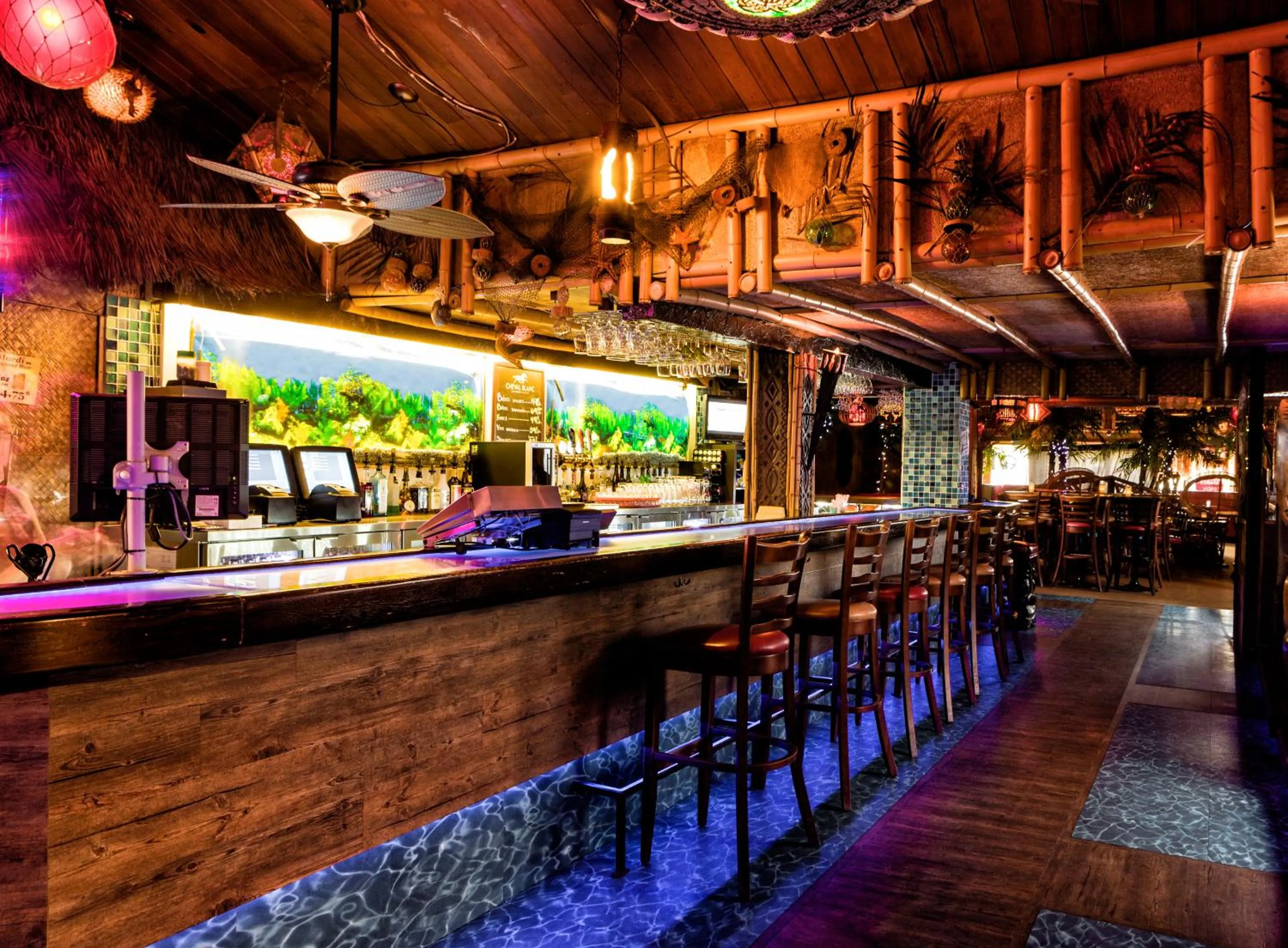 Entertainment in Hotel-Motel Coconut