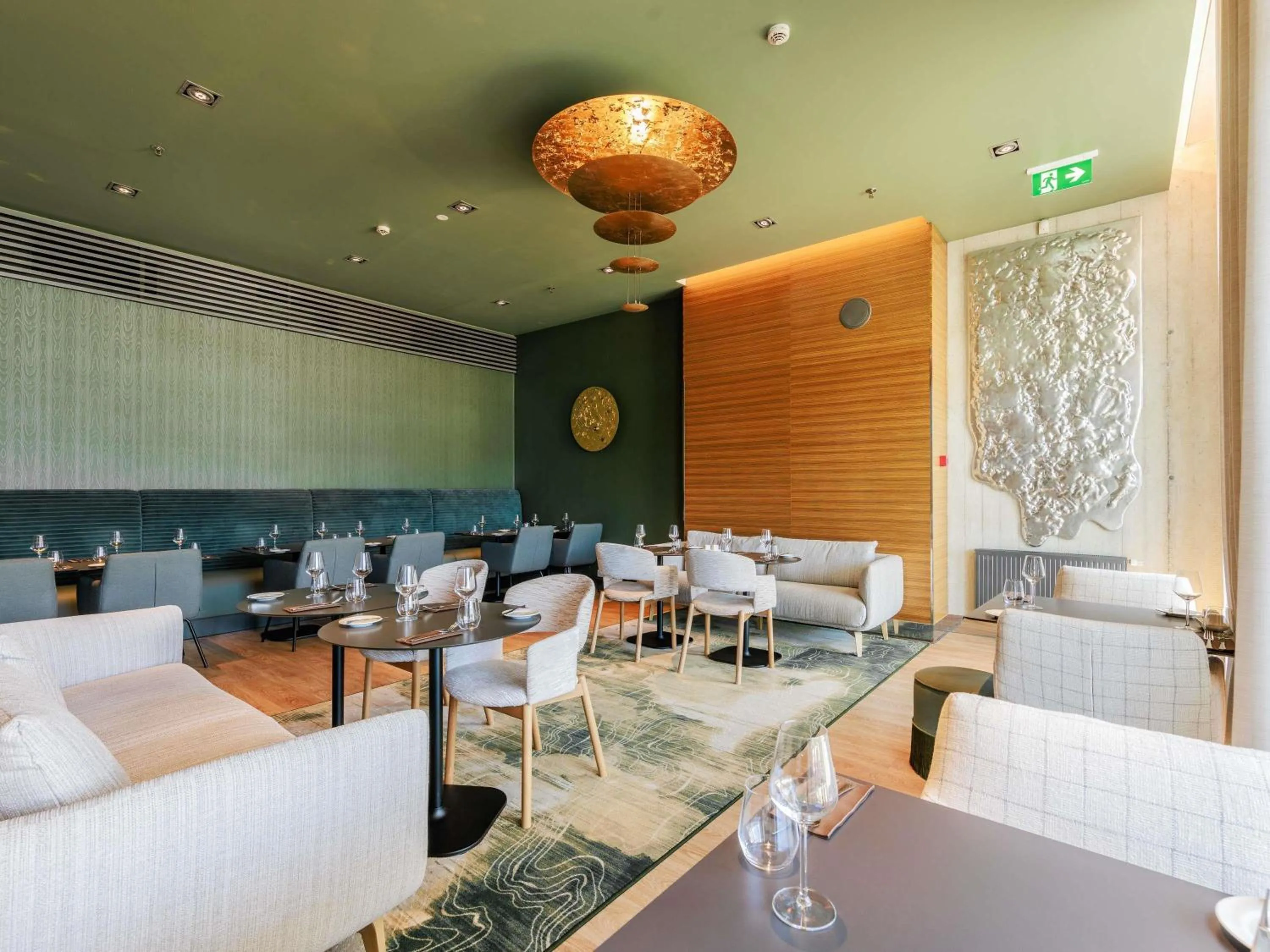 Restaurant/places to eat in Mercure Tallinn