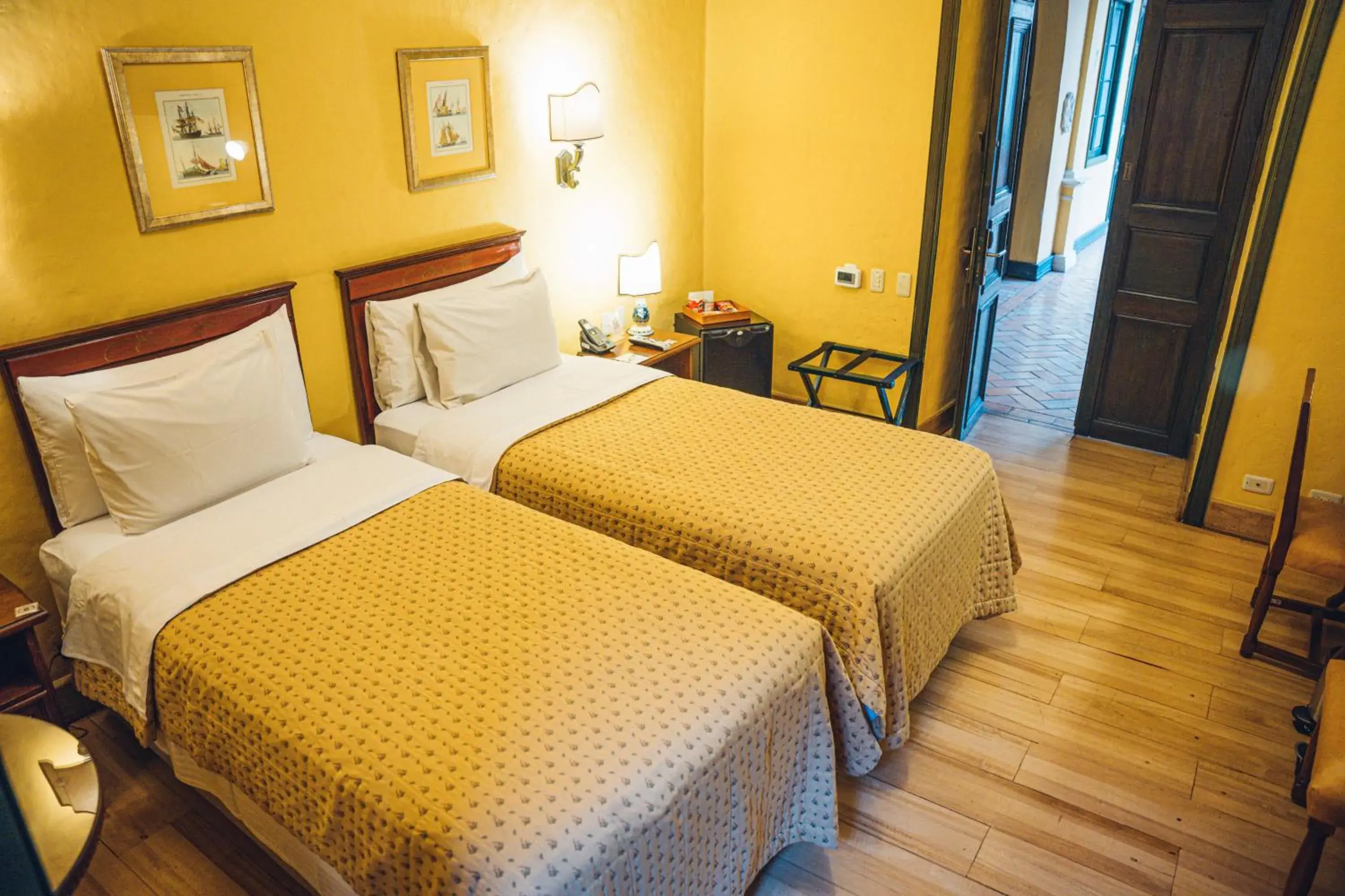 Bedroom, Bed in Hotel De La Opera Bedroom, Bed in Hotel De La Opera