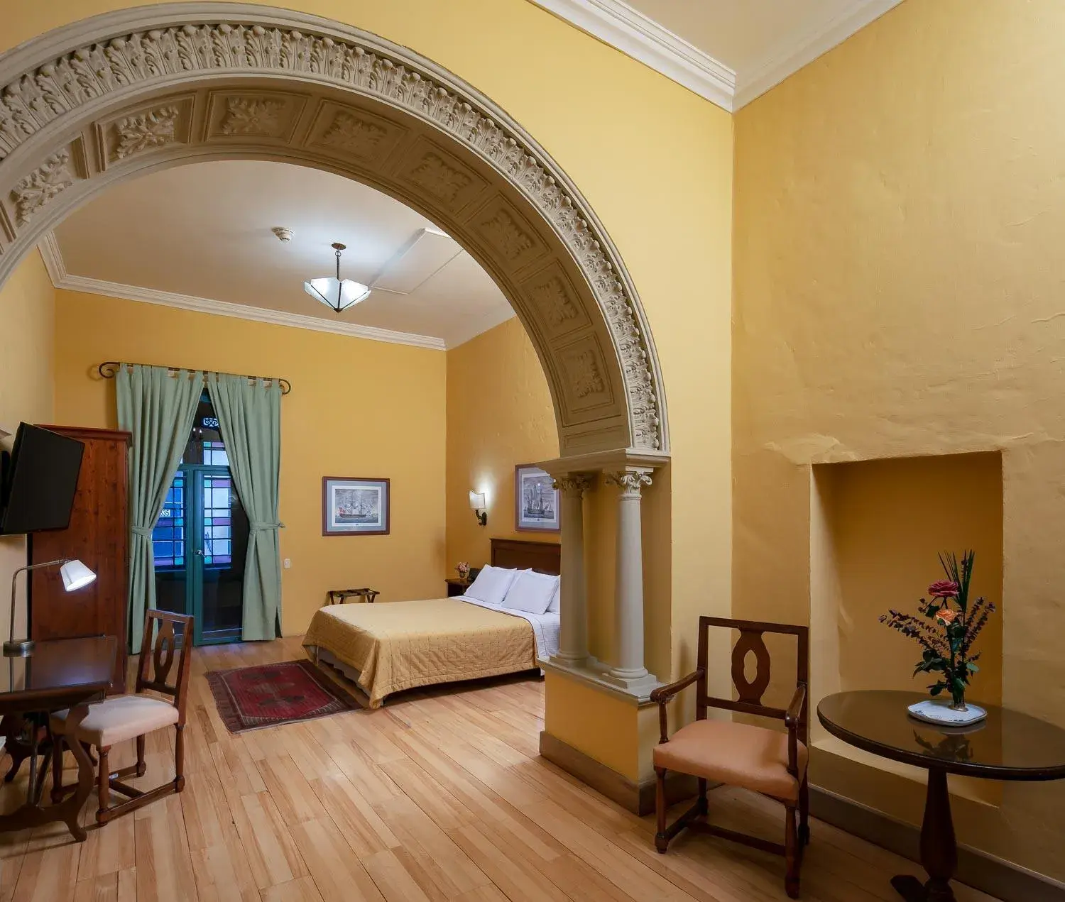 Property building, Bed in Hotel De La Opera Property building, Bed in Hotel De La Opera