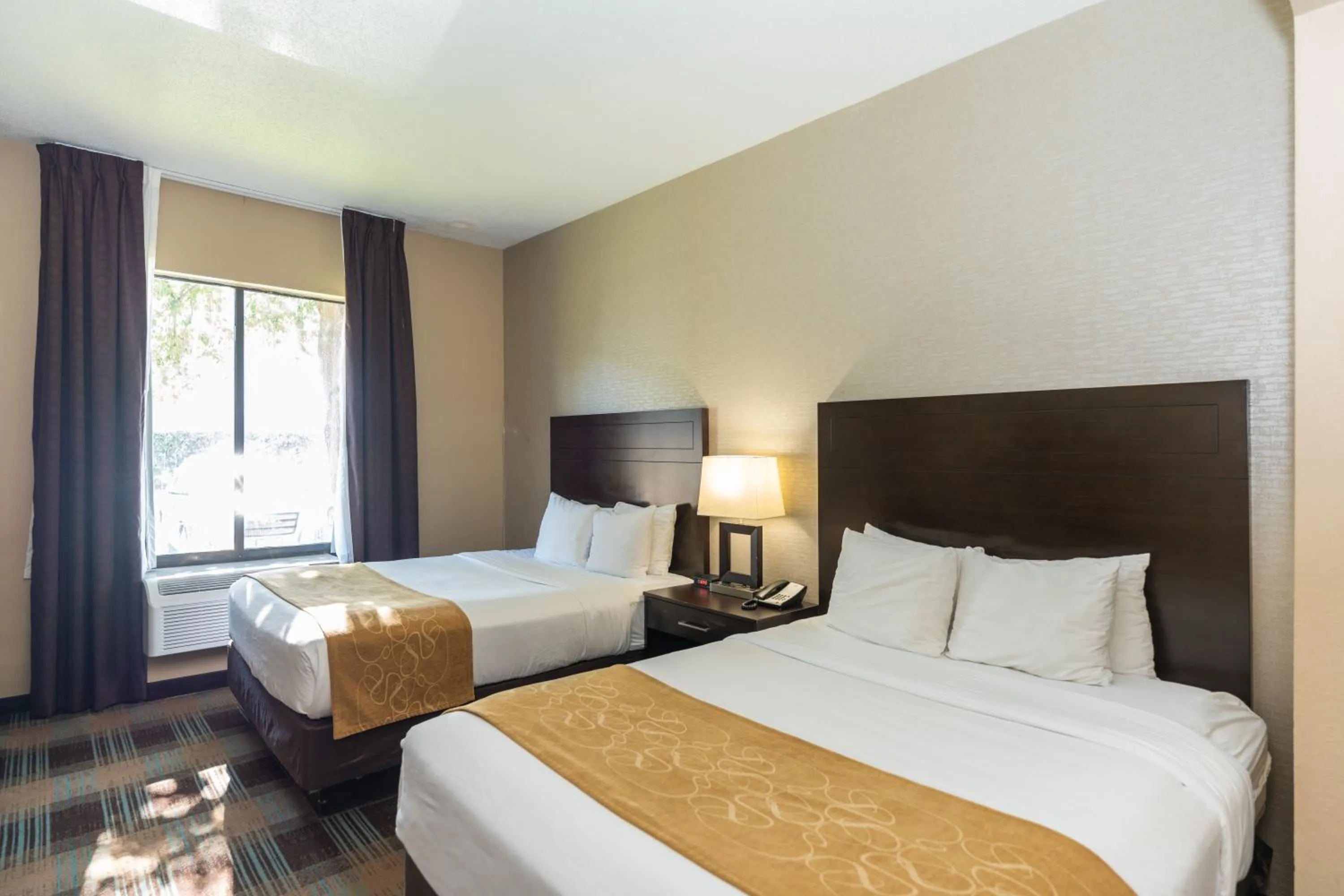 Bed in Comfort Suites Houston West at Clay Road