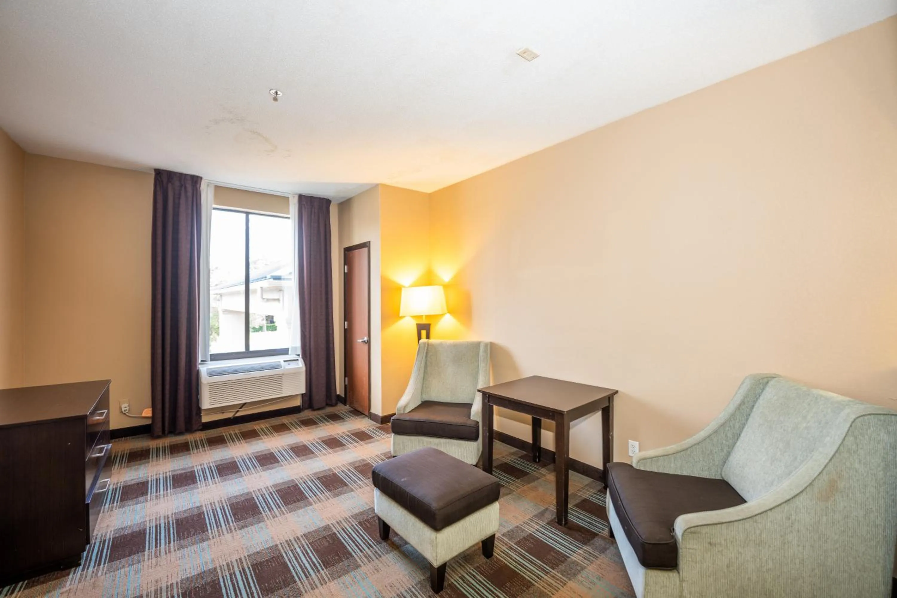 Living room in Comfort Suites Houston West at Clay Road